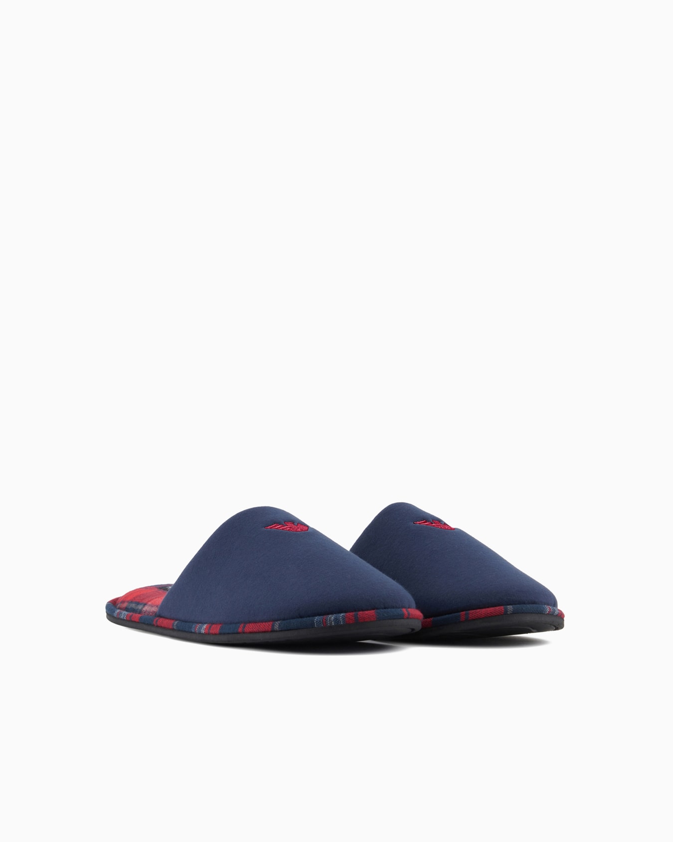 Slippers with tartan details Slide 1