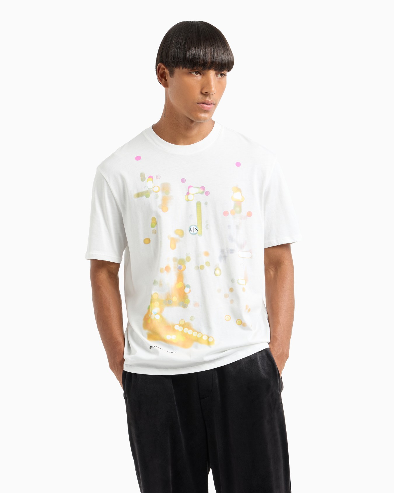 Camiseta regular fit con estampado abstracto en algodón orgánico  Diapositiva 1