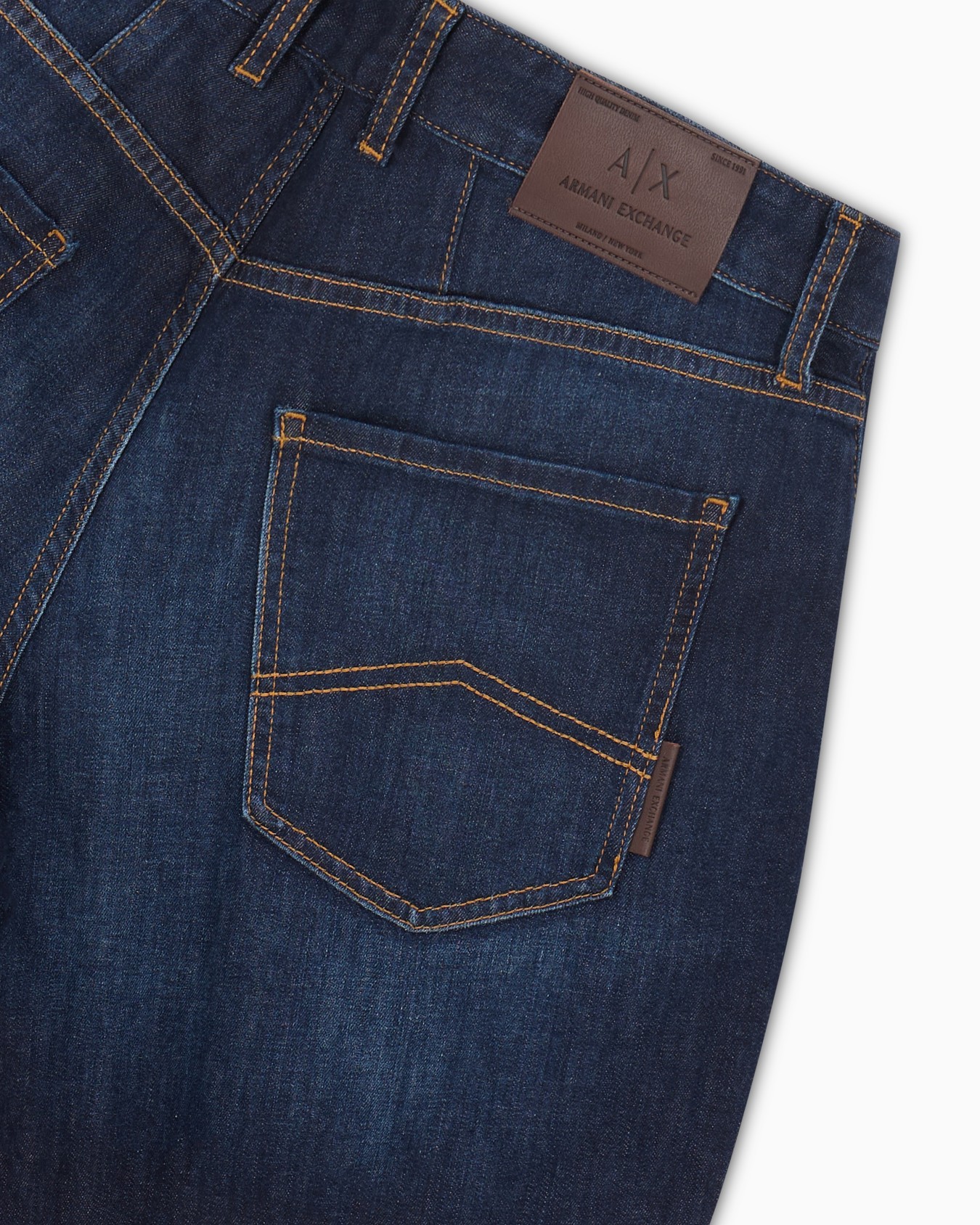 Short en jean de coton avec surpiqûres contrastées Diapositive 5