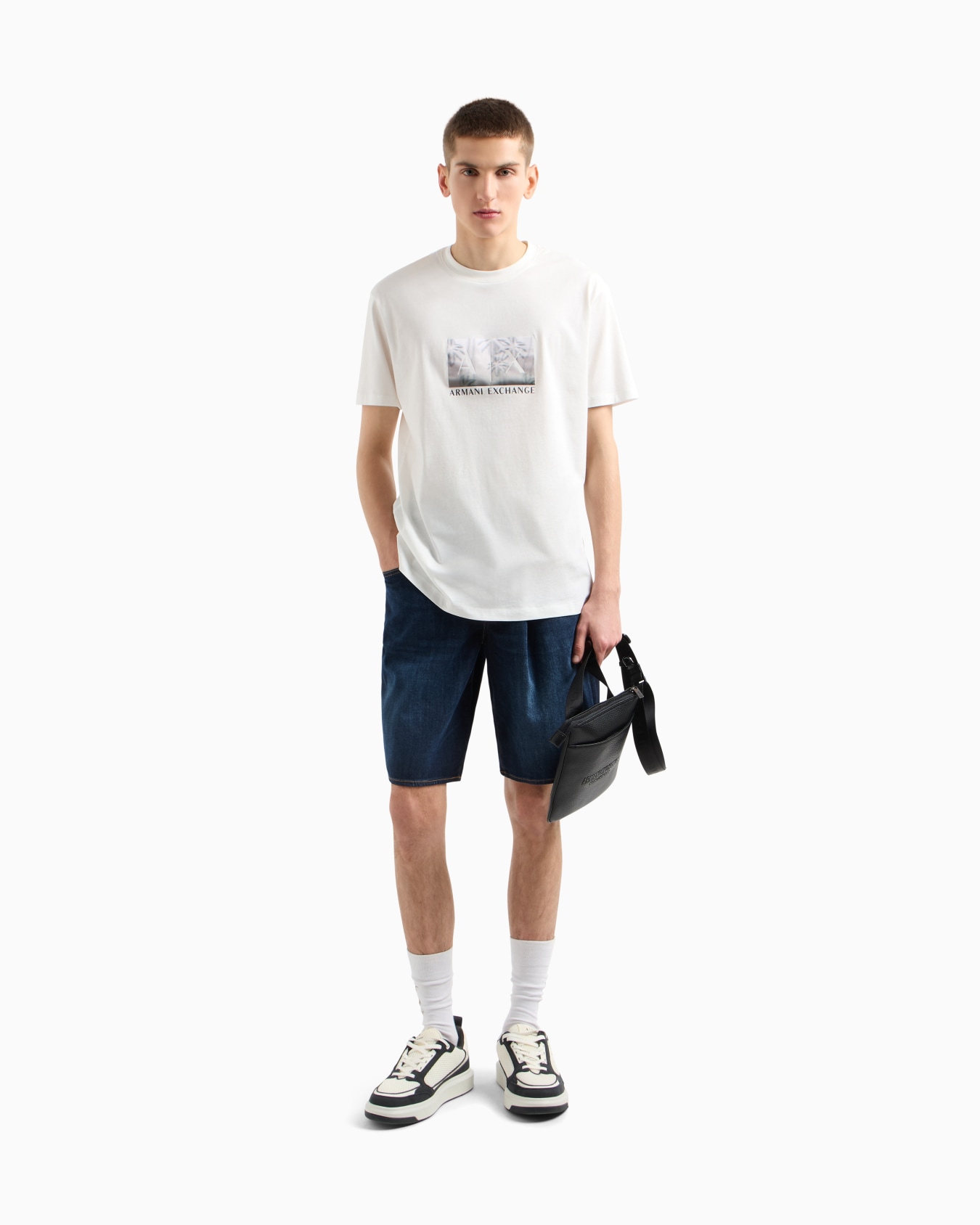 Short en jean de coton avec surpiqûres contrastées Diapositive 1