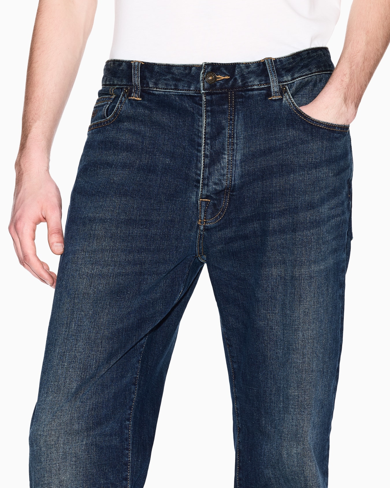 J88 relaxed straight jeans in stone washed cotton denim Slide 4