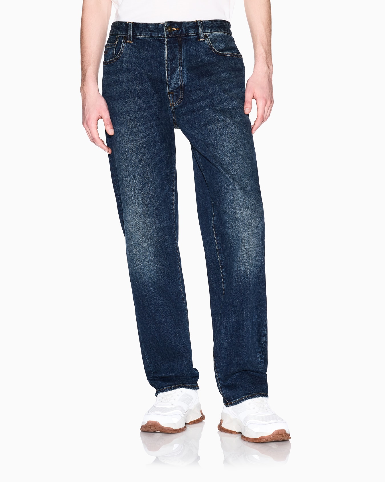 J88 relaxed straight jeans in stone washed cotton denim Slide 3
