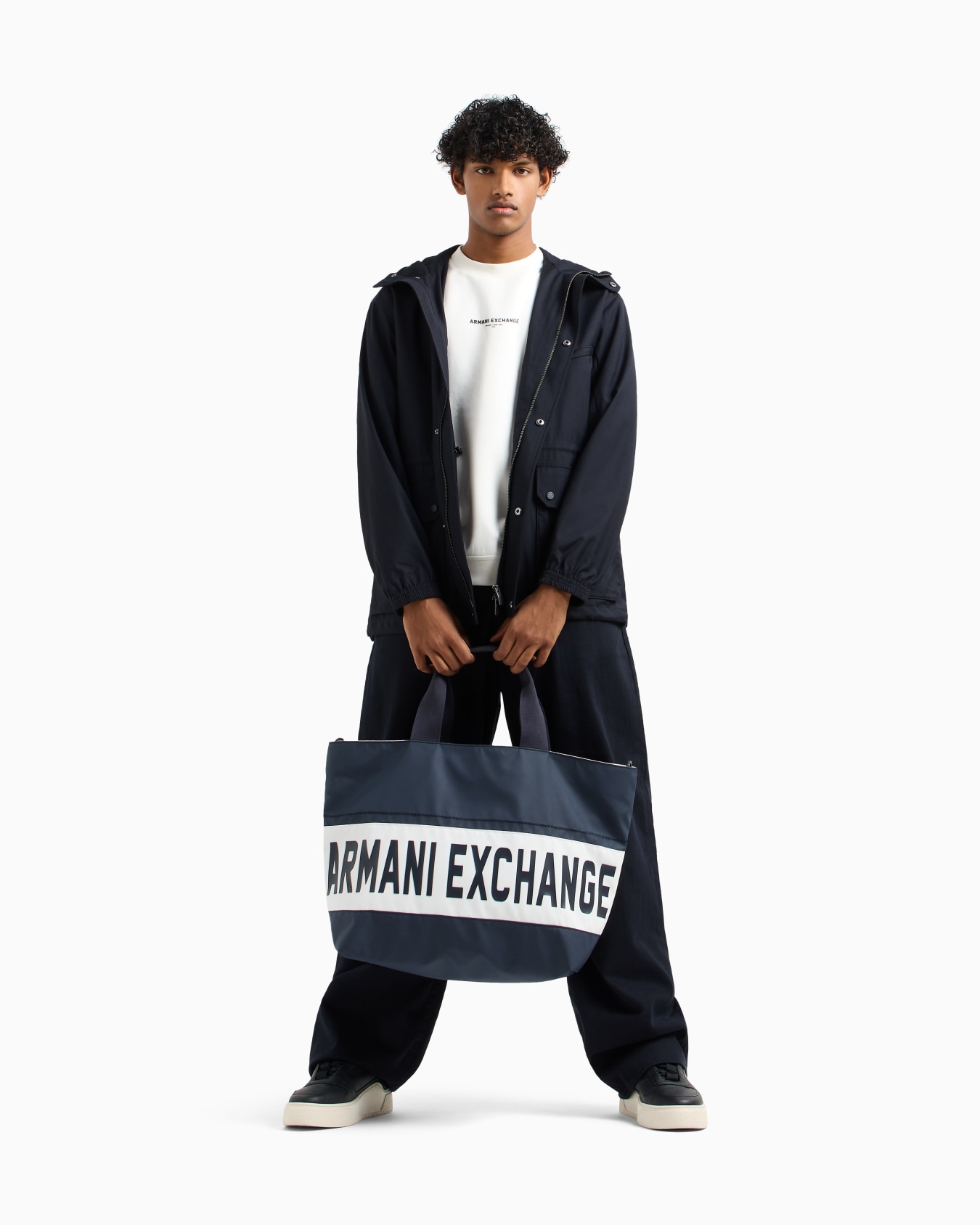 Field jacket in flowing fabric with pockets and hood Slide 1