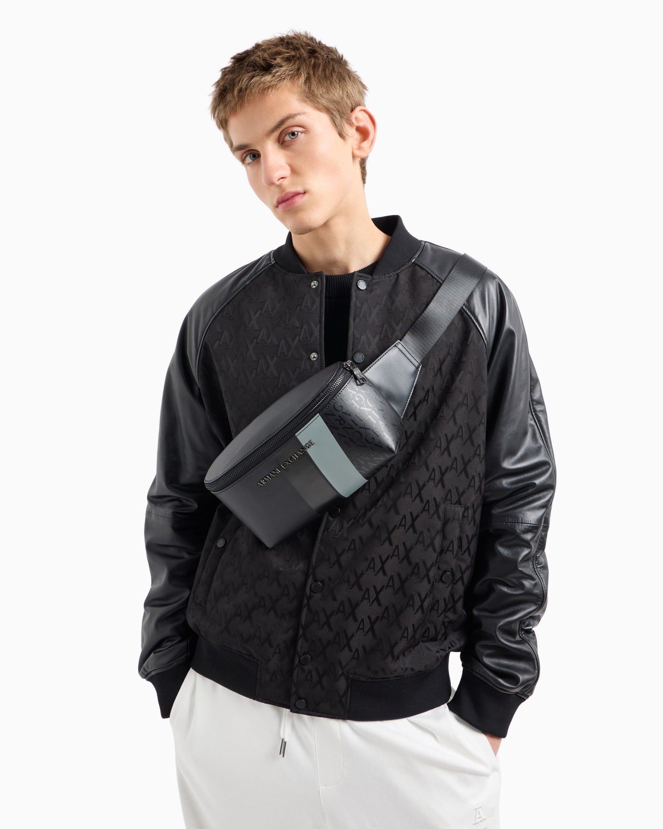 Sac banane avec monogramme et rayures Diapositive 5