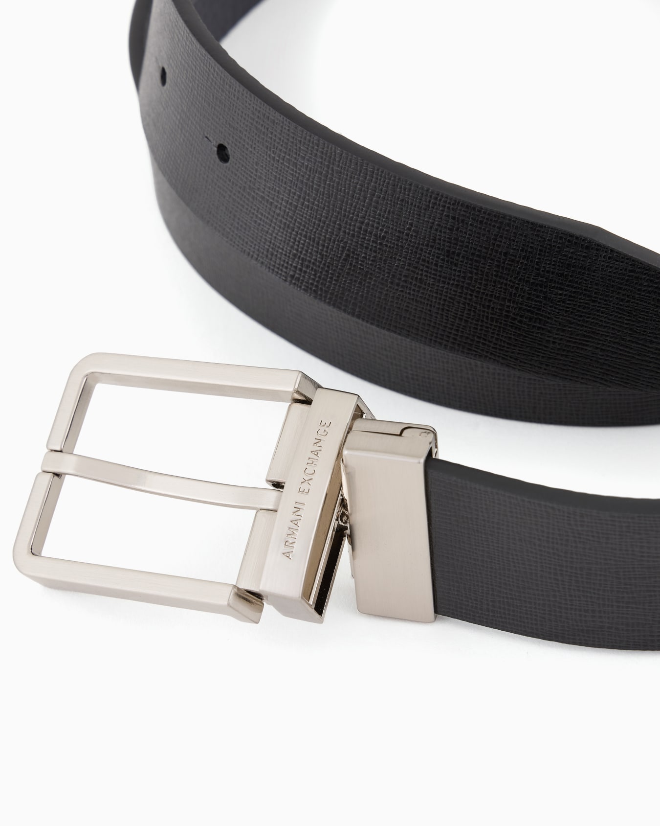 Ceinture en cuir sertie de deux épingles Diapositive 1
