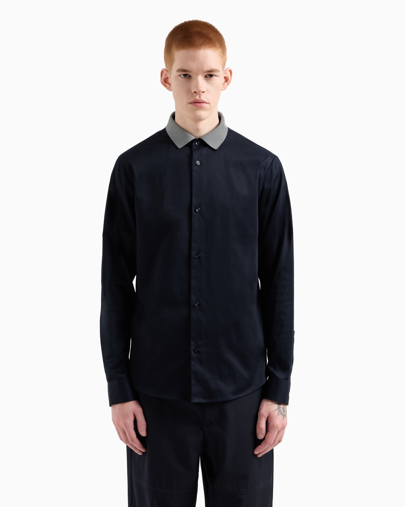 Slim fit stretch cotton shirt with contrasting collar Slide 4