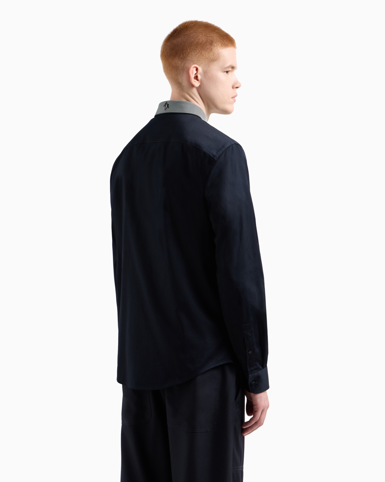 Slim fit stretch cotton shirt with contrasting collar Slide 3