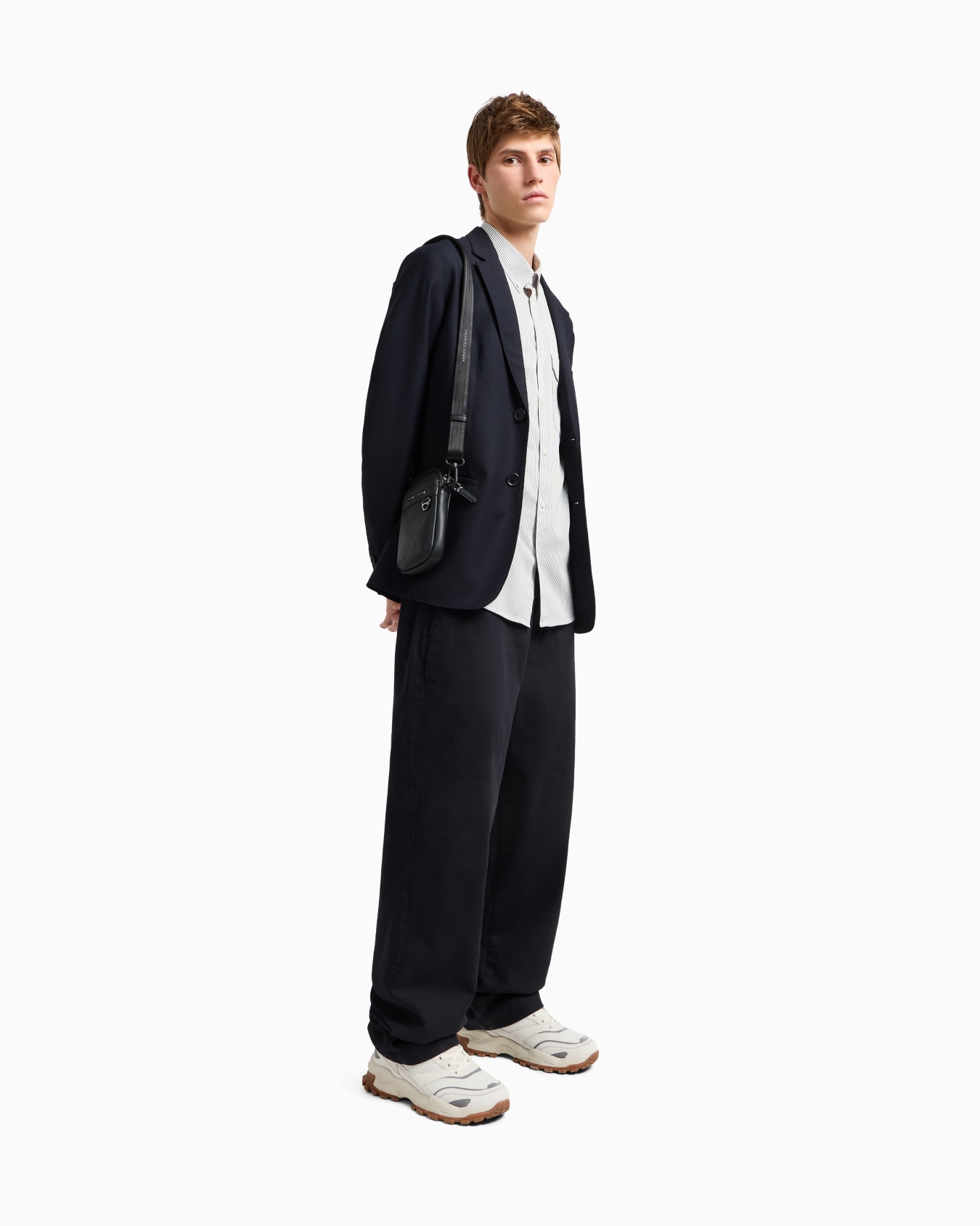 Single-breasted two-button jacket in flowing fabric Slide 1