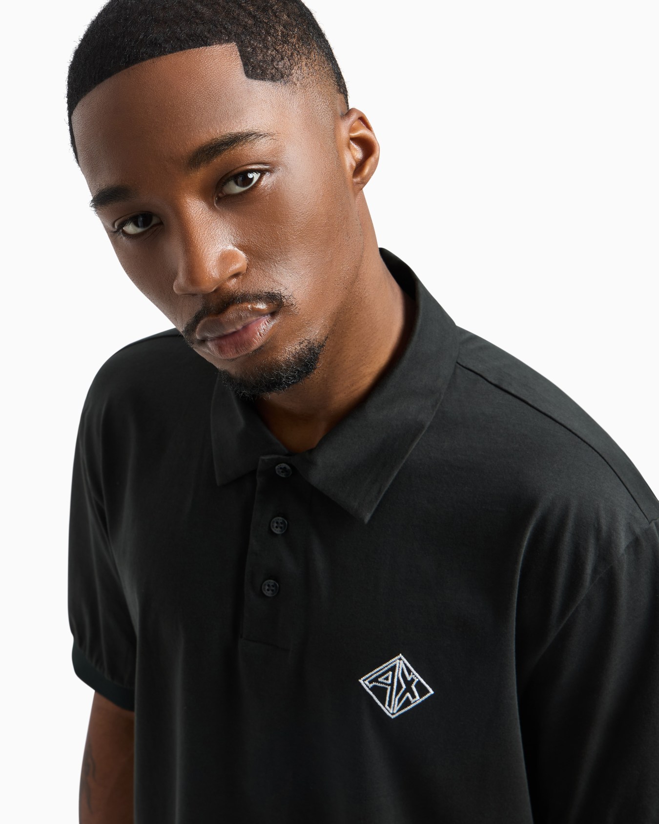 Polo de algodón de corte regular con logotipo Diapositiva 4
