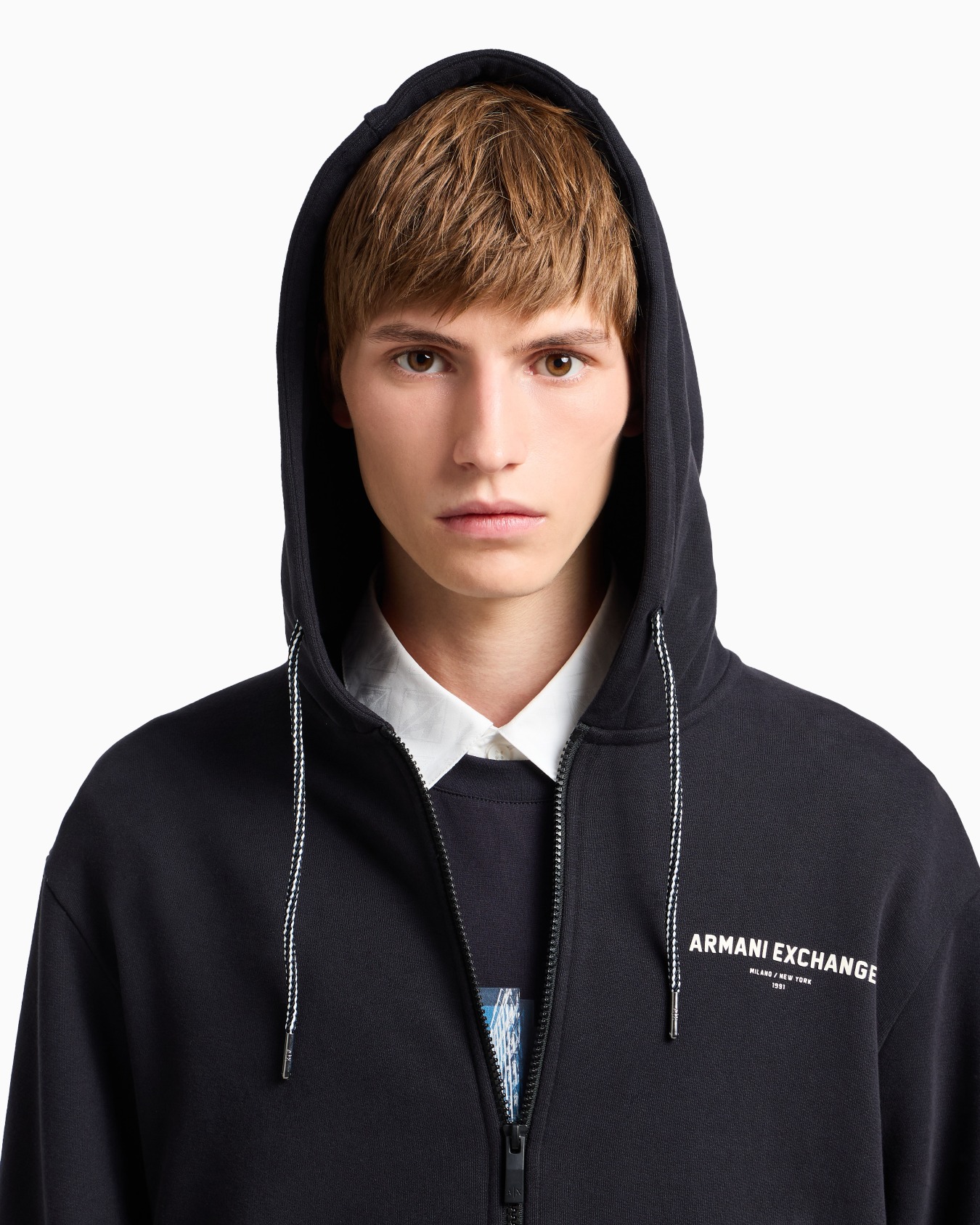 Zip-up hoodie with Milan/New York print on the back Slide 4