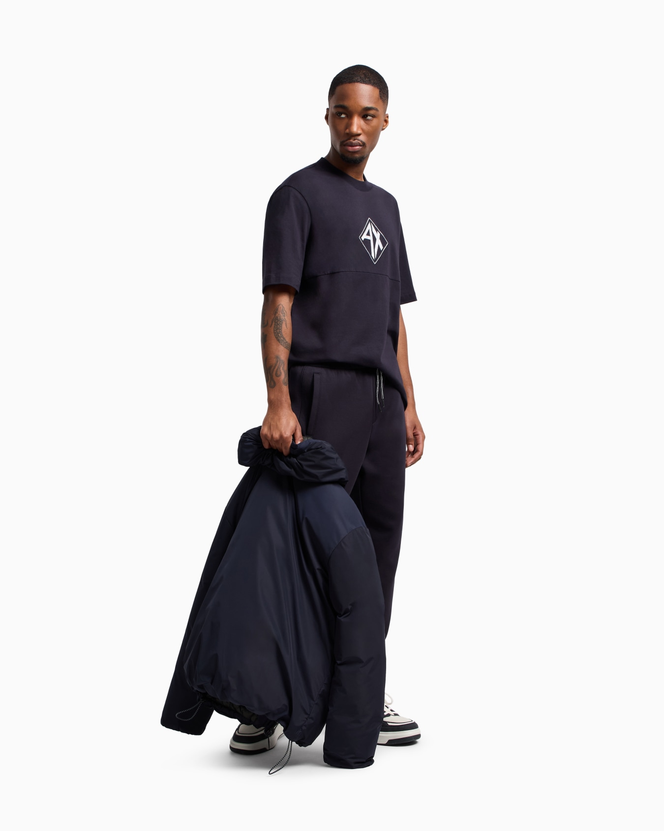 T-Shirt im Regular Fit mit Logo-Print Folie 1