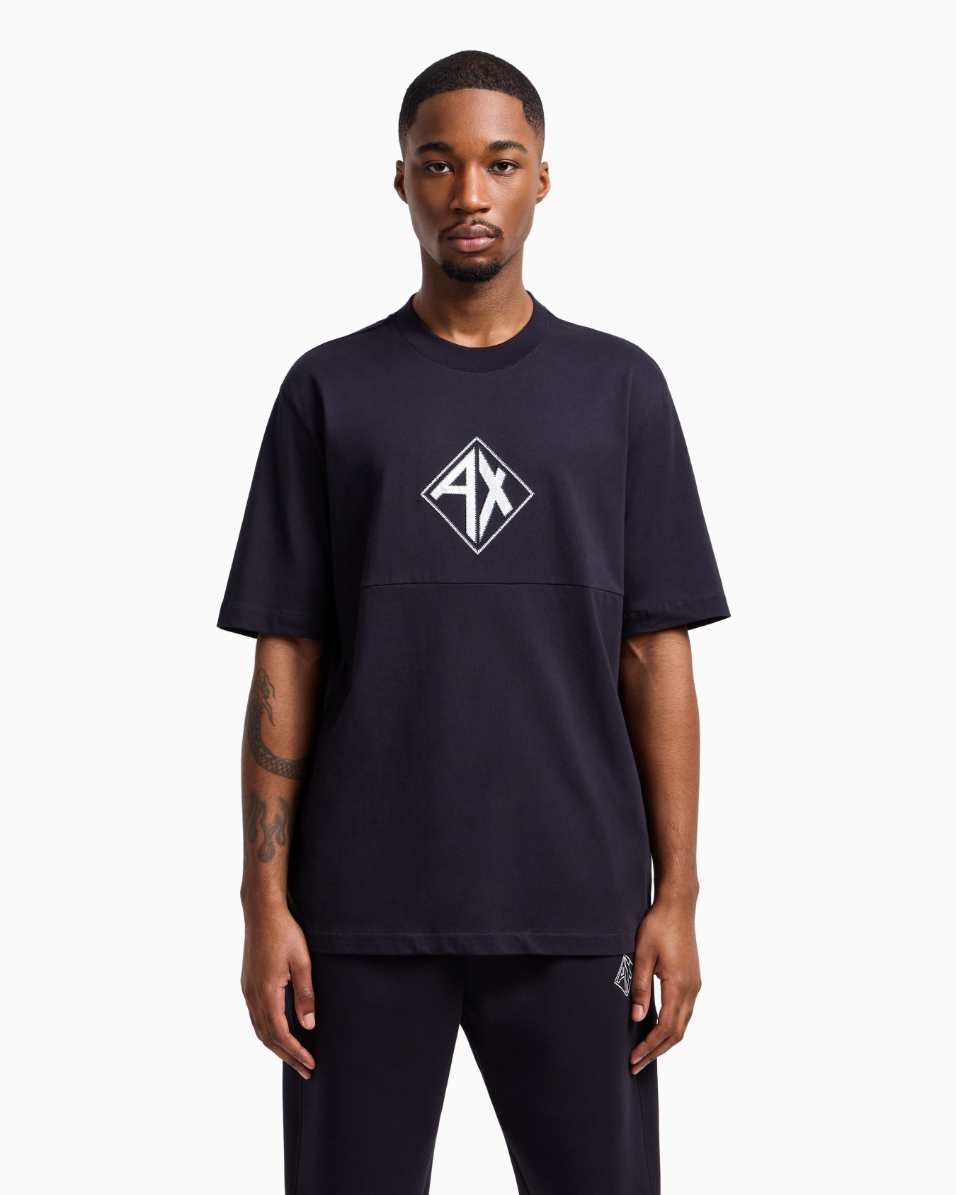 T-Shirt im Regular Fit mit Logo-Print Folie 3