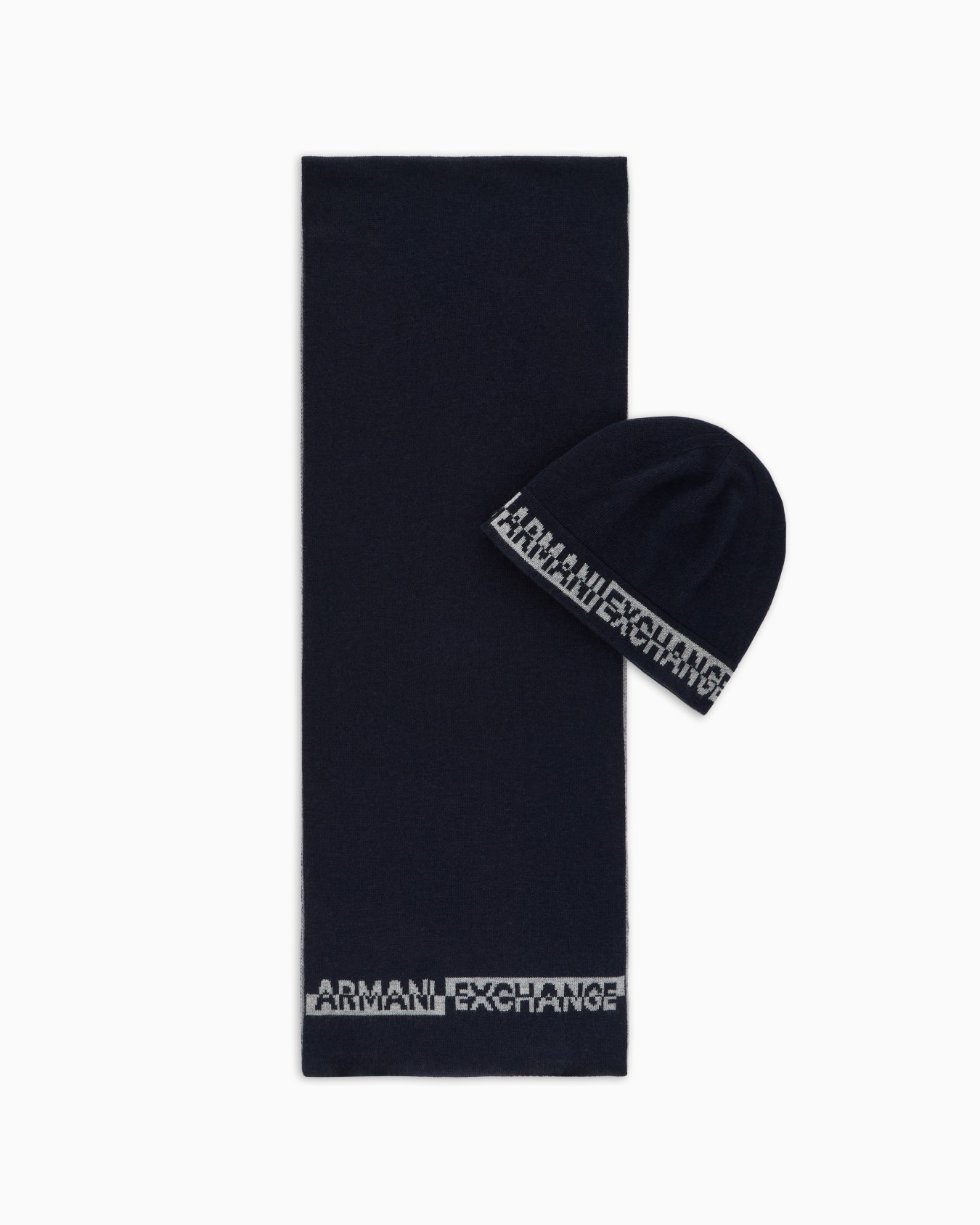 Set with scarf and hat Slide 0