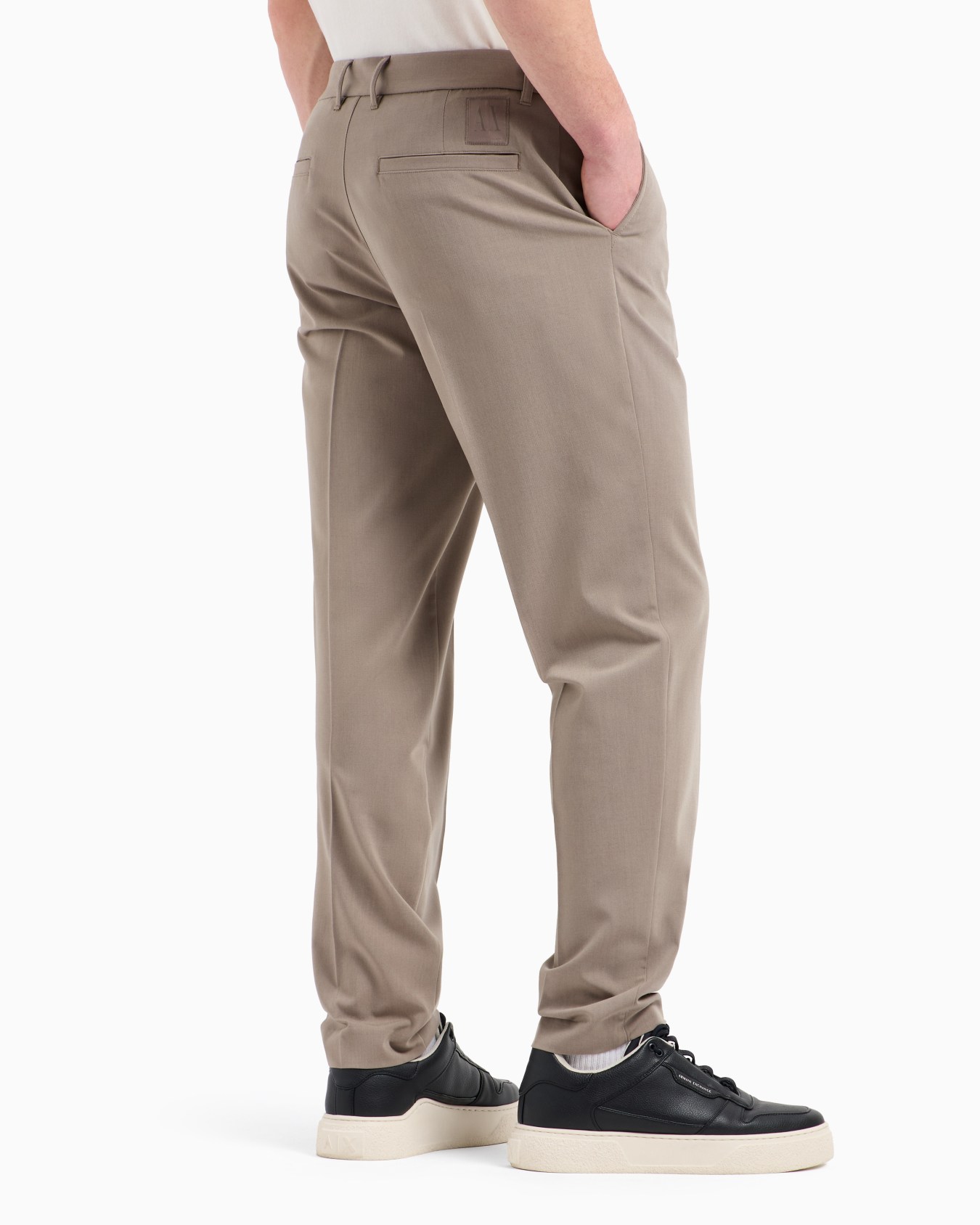 Chino trousers in flowing fabric Slide 2