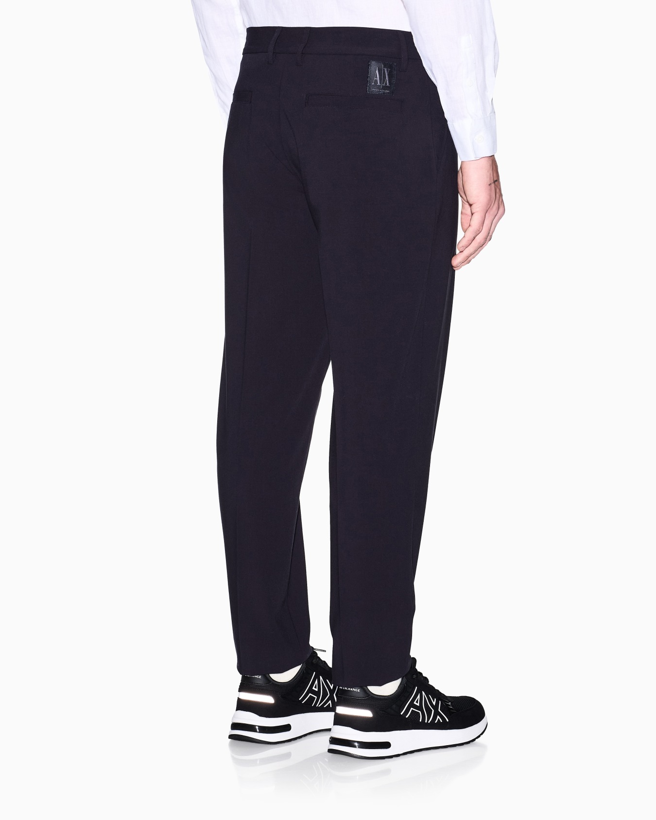 Chino trousers in flowing fabric Slide 5