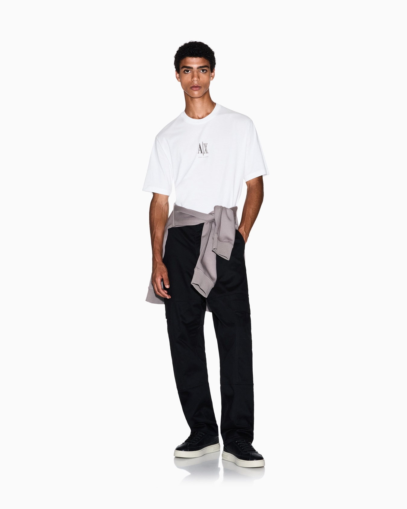 Regular fit T-shirt with embroidered logo Diapositiva 1