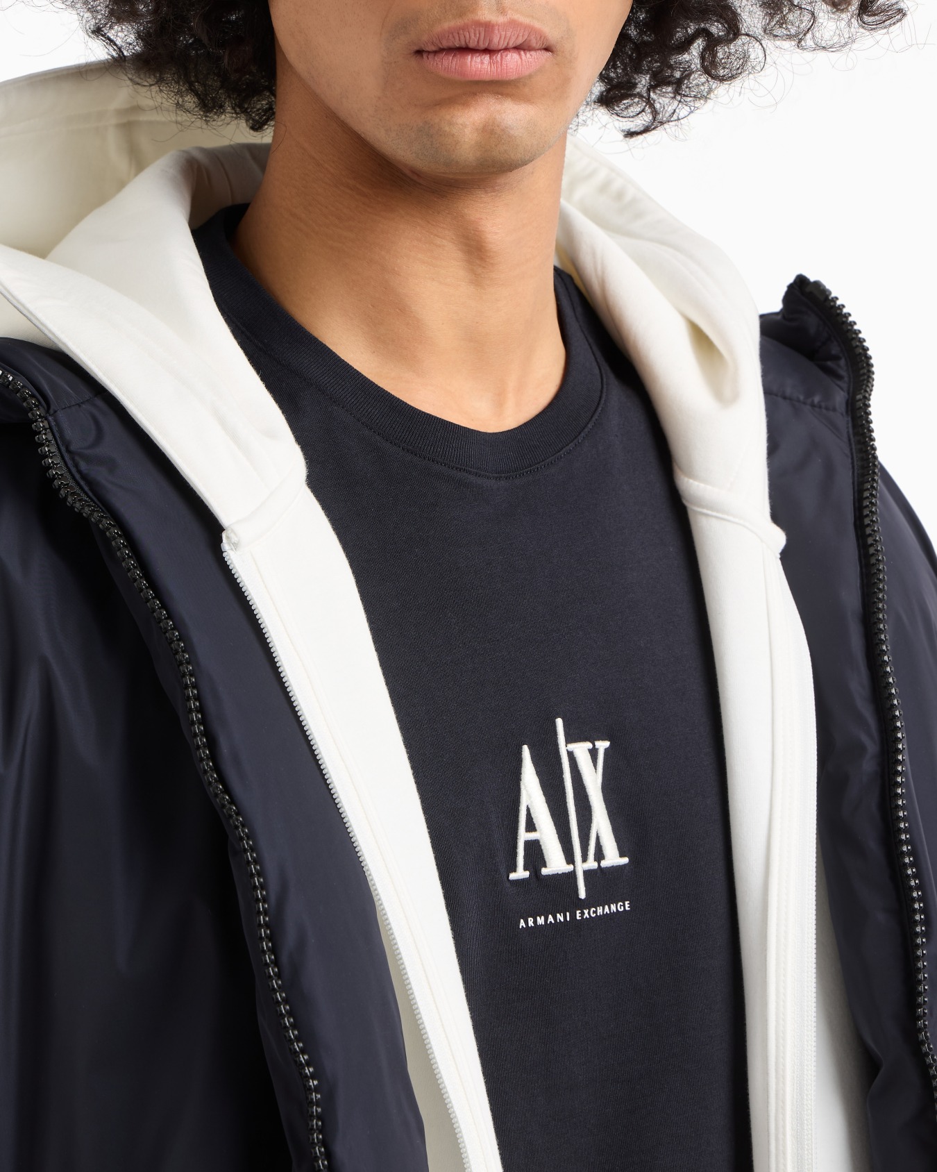 Long-sleeved T-shirt with embroidered logo Slide 4