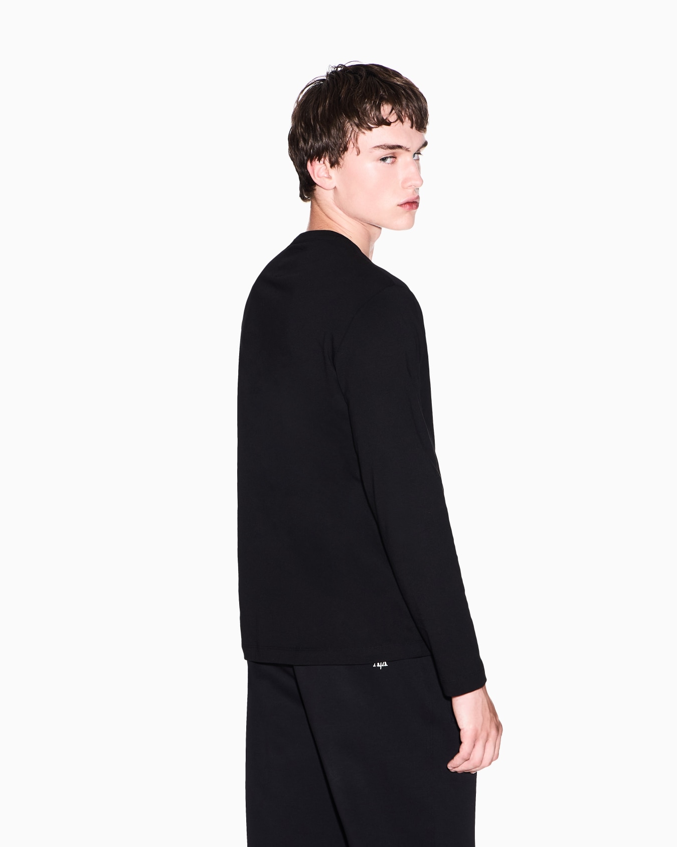 Long-sleeved T-shirt with embroidered logo Slide 2