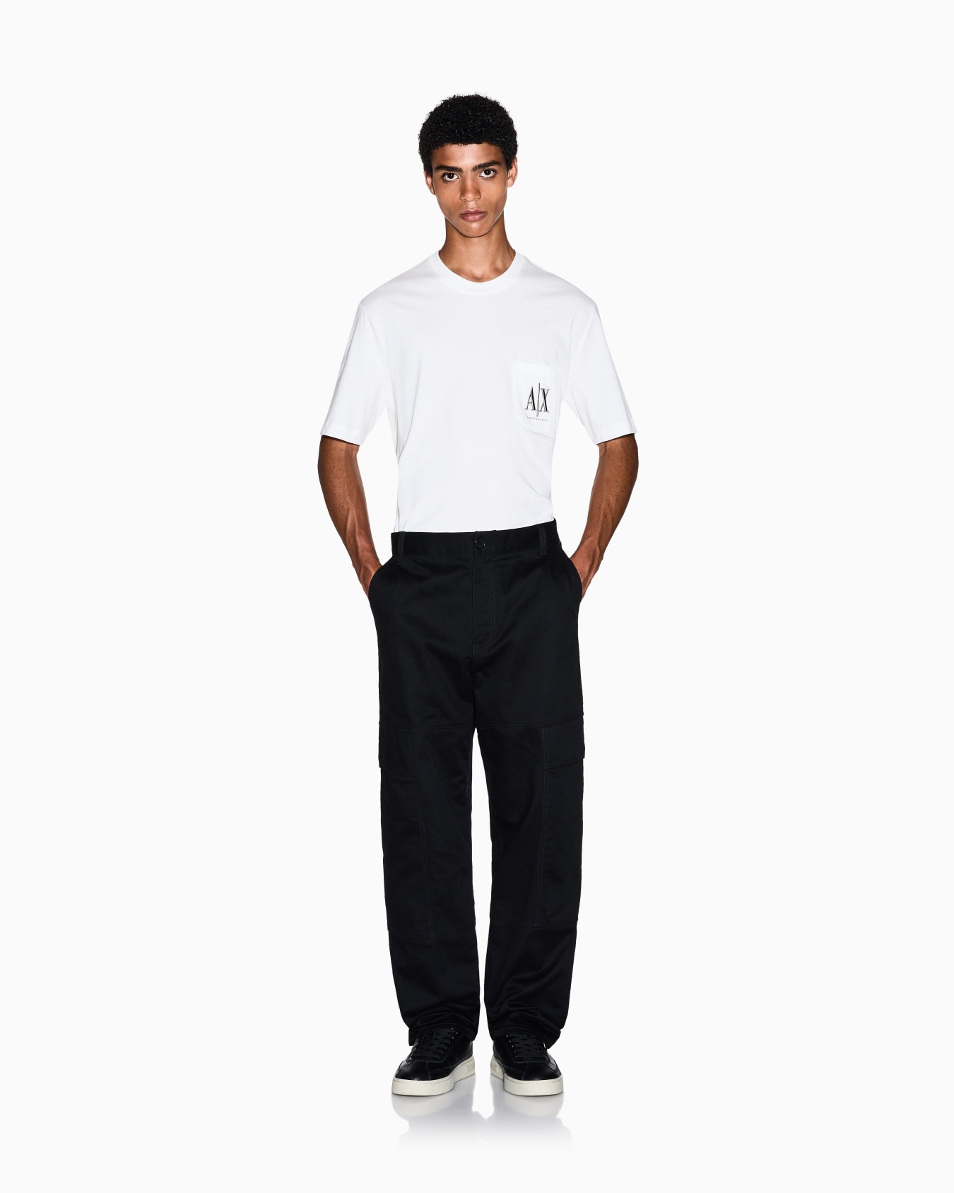 Regular fit T-shirt with pocket and logo Diapositive 1