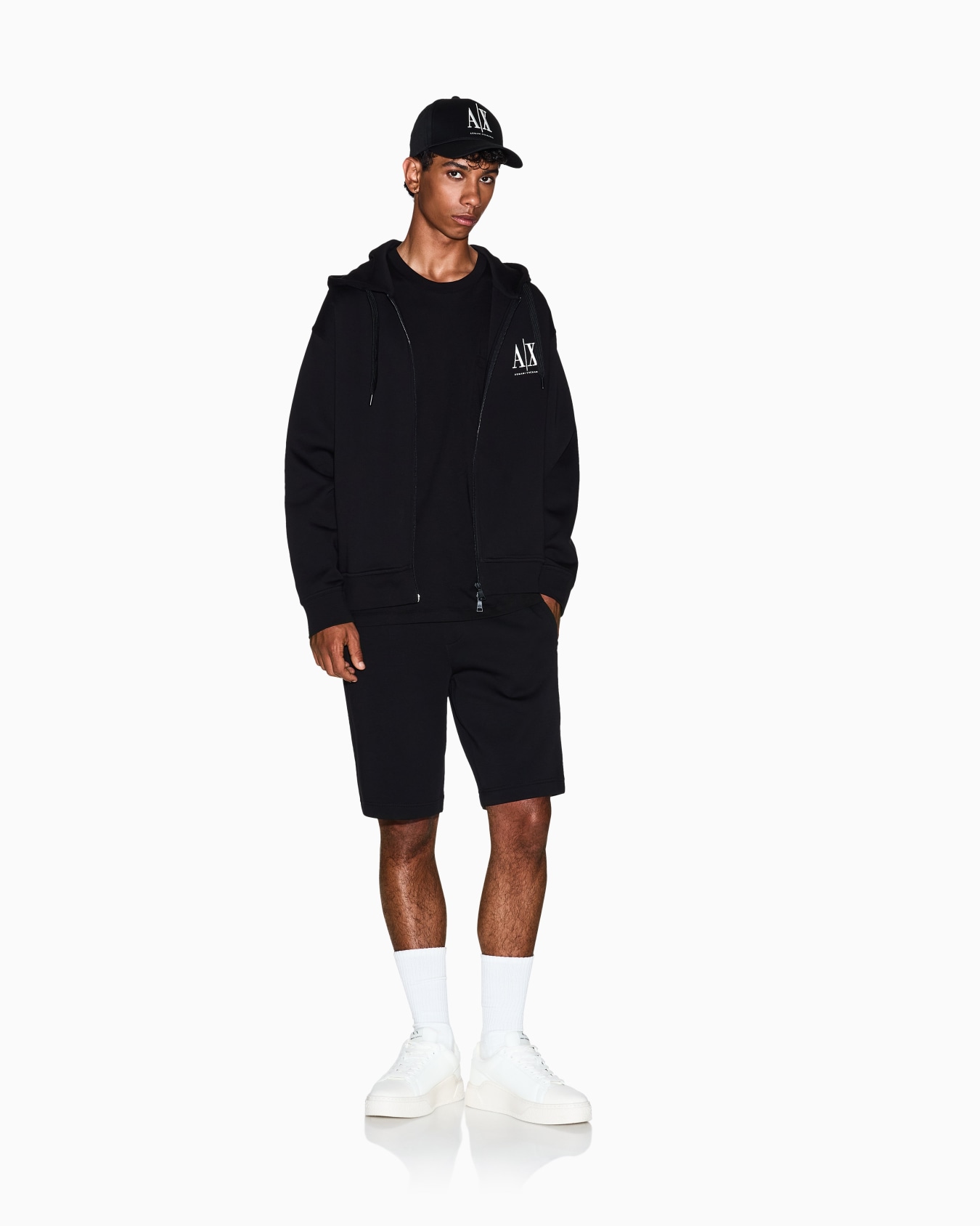 Regular fit T-shirt with pocket and logo Slide 2