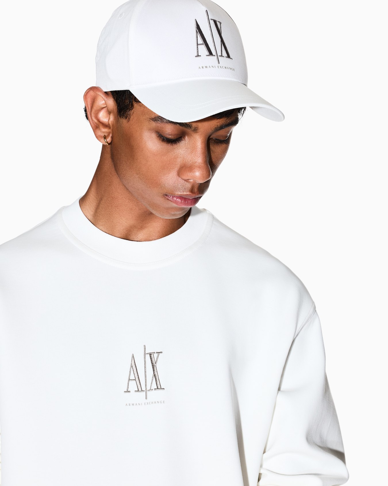 Crewneck sweatshirt with embroidered logo Slide 4