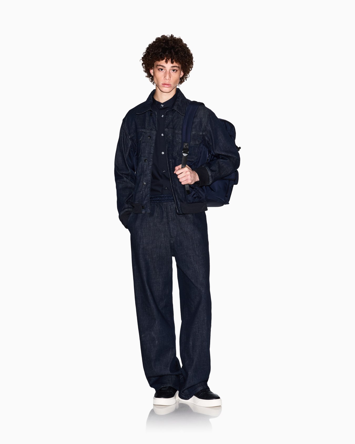 Regular fit poplin shirt with logo patch Slide 1