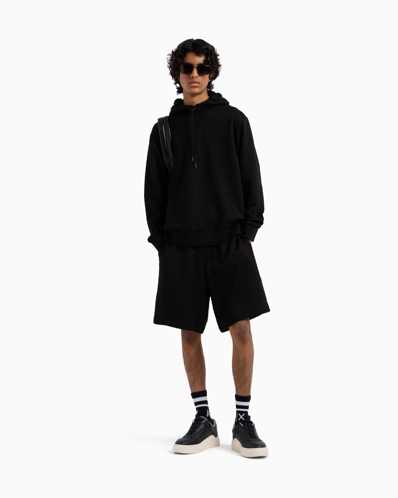 Sudadera básica con capucha Diapositiva 1