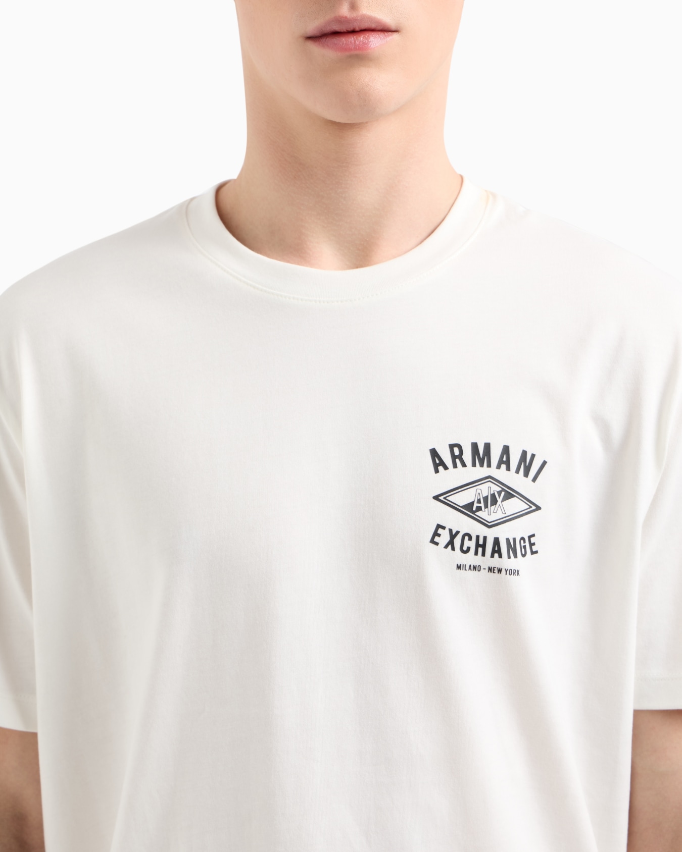Regular fit T-shirt with central logo Slide 4