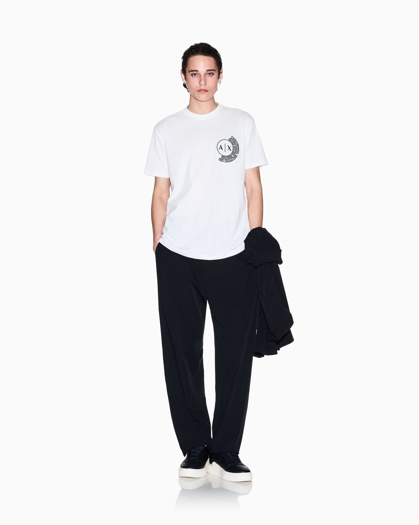<オンライン限定>AXロゴ 半袖クルーネックTシャツ スライドする 1