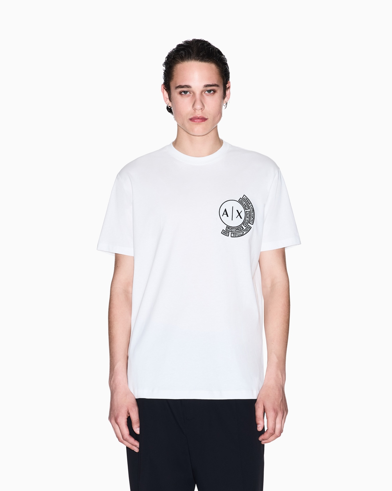 <オンライン限定>AXロゴ 半袖クルーネックTシャツ スライドする 3