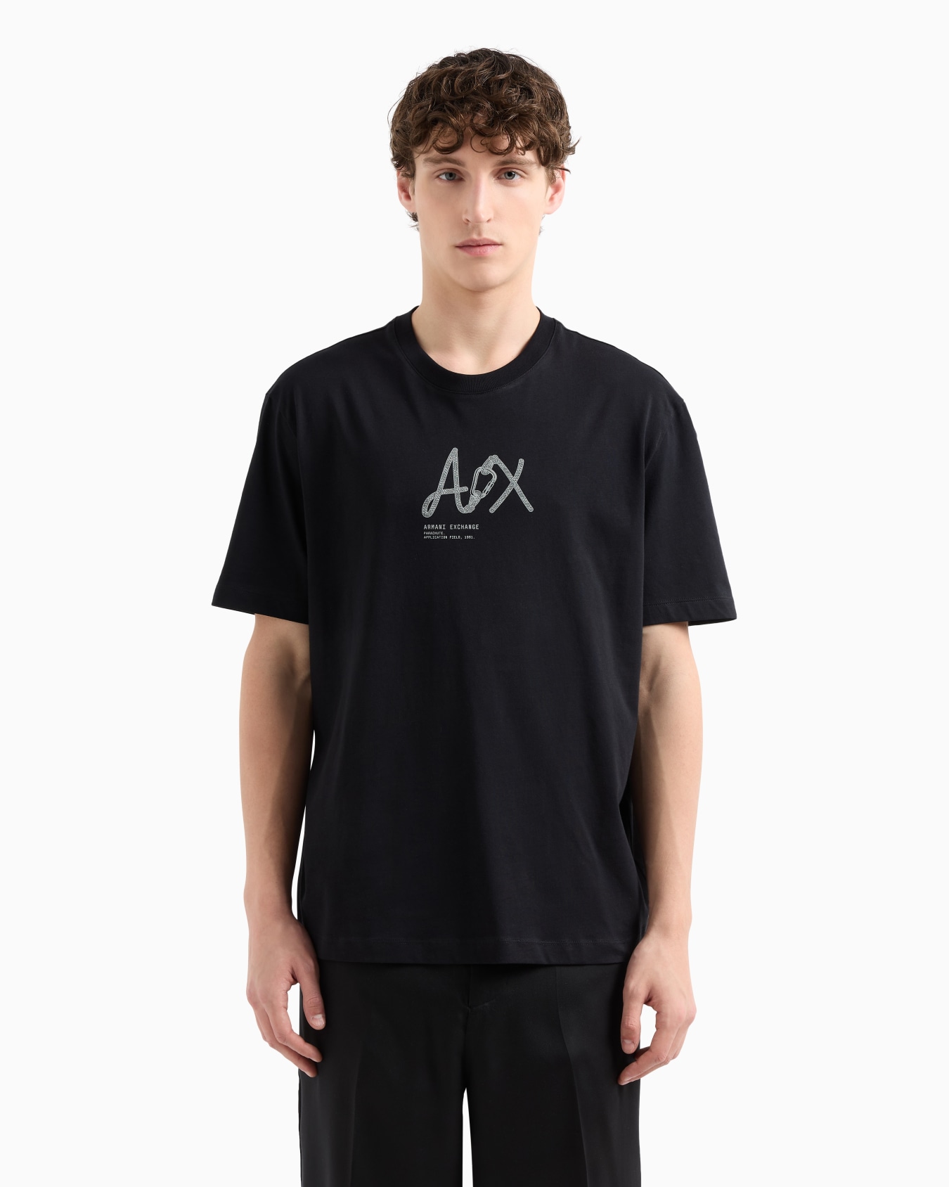  Camiseta de corte regular con logotipo Diapositiva 3