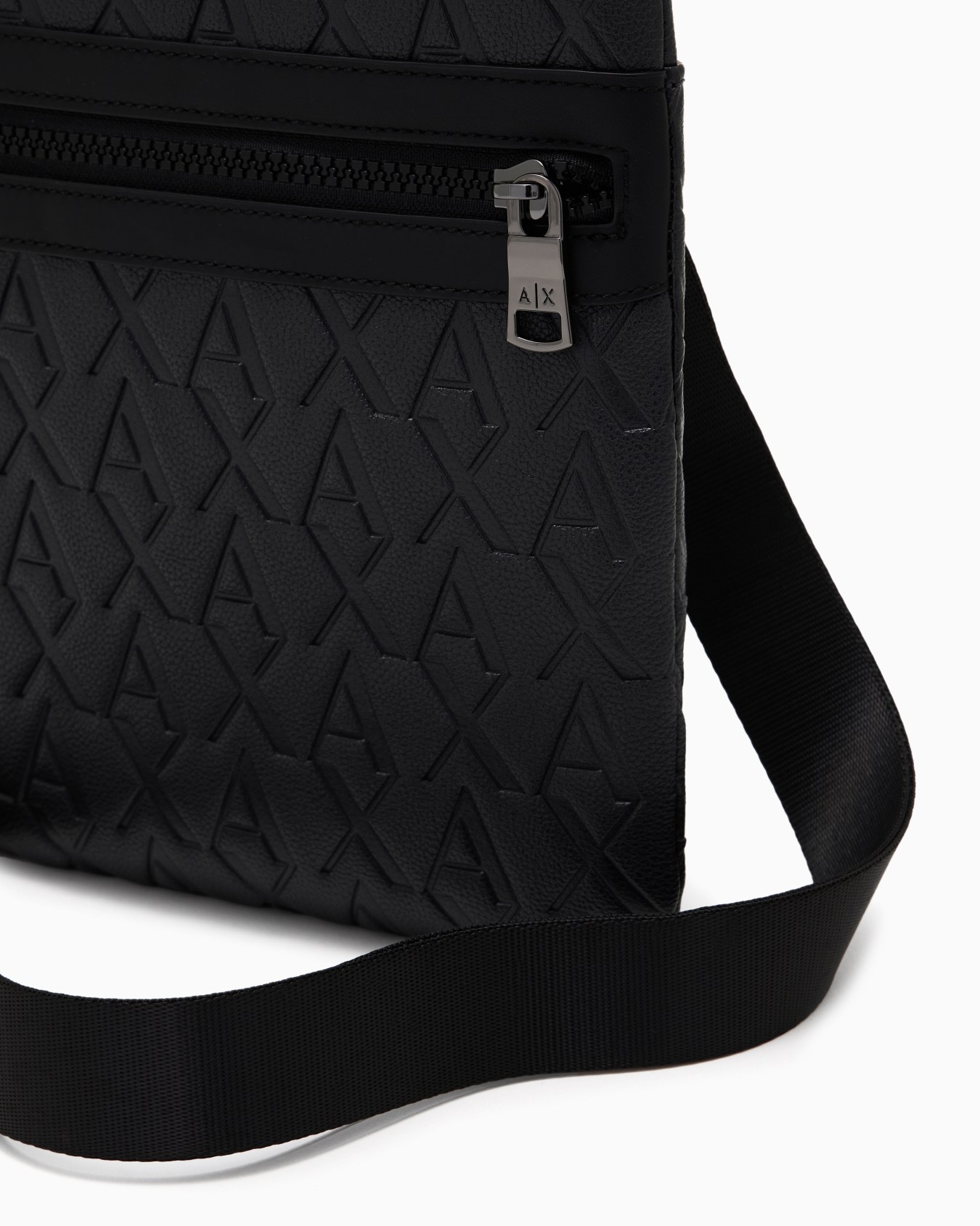 Flat shoulder bag with allover logo Slide 4