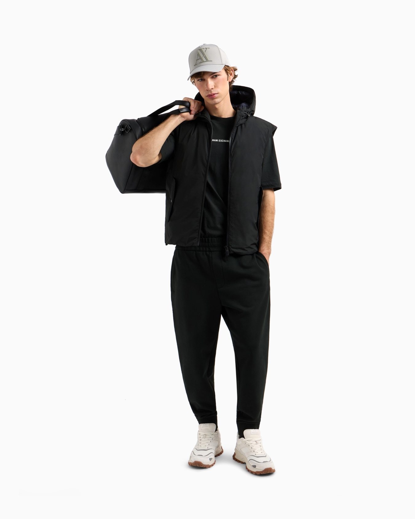 Sleeveless jacket with hood Diapositiva 1