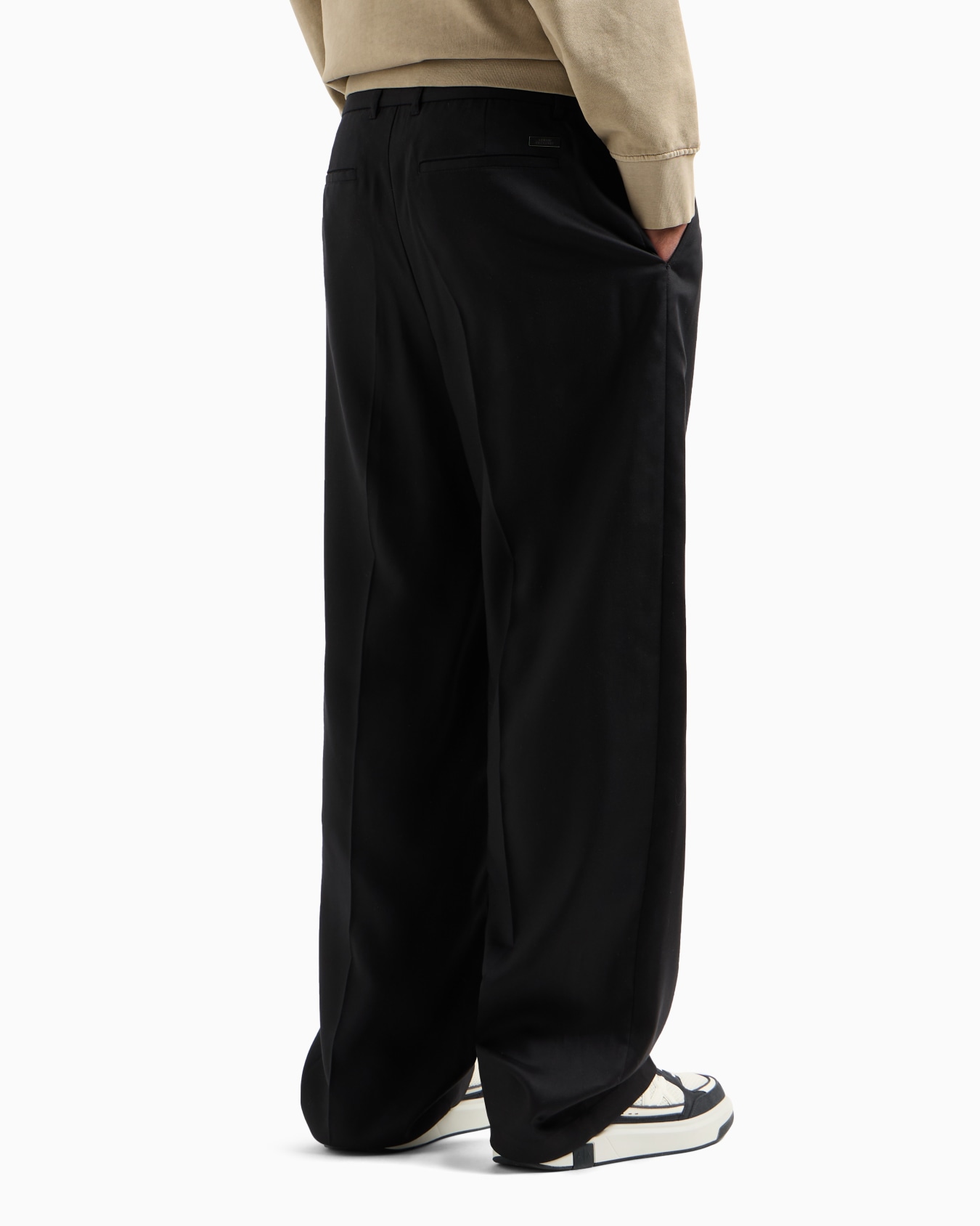Camouflage lyocell trousers Slide 2