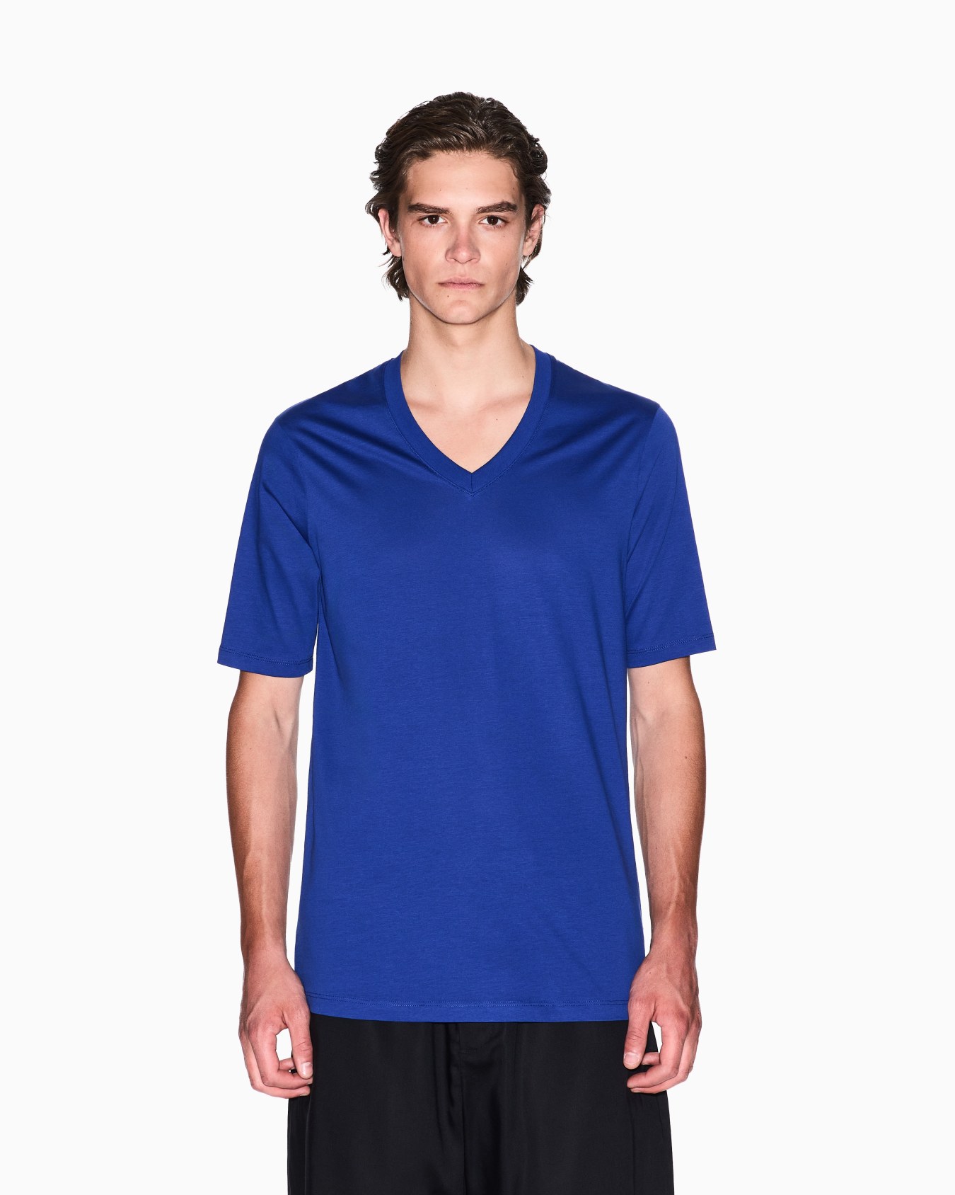 Slim fit T-shirt with V-neck Slide 3