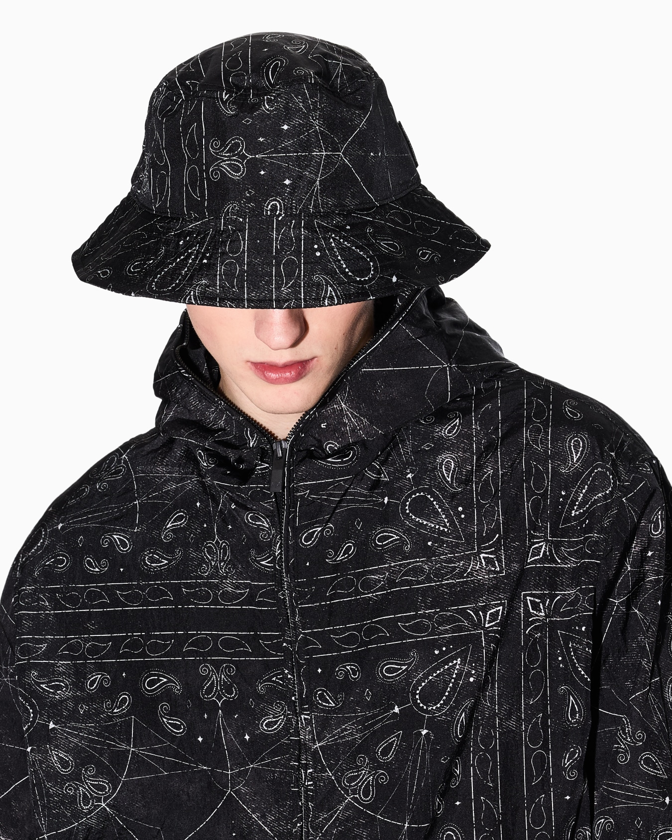  Bucket hat with logo Slide 2