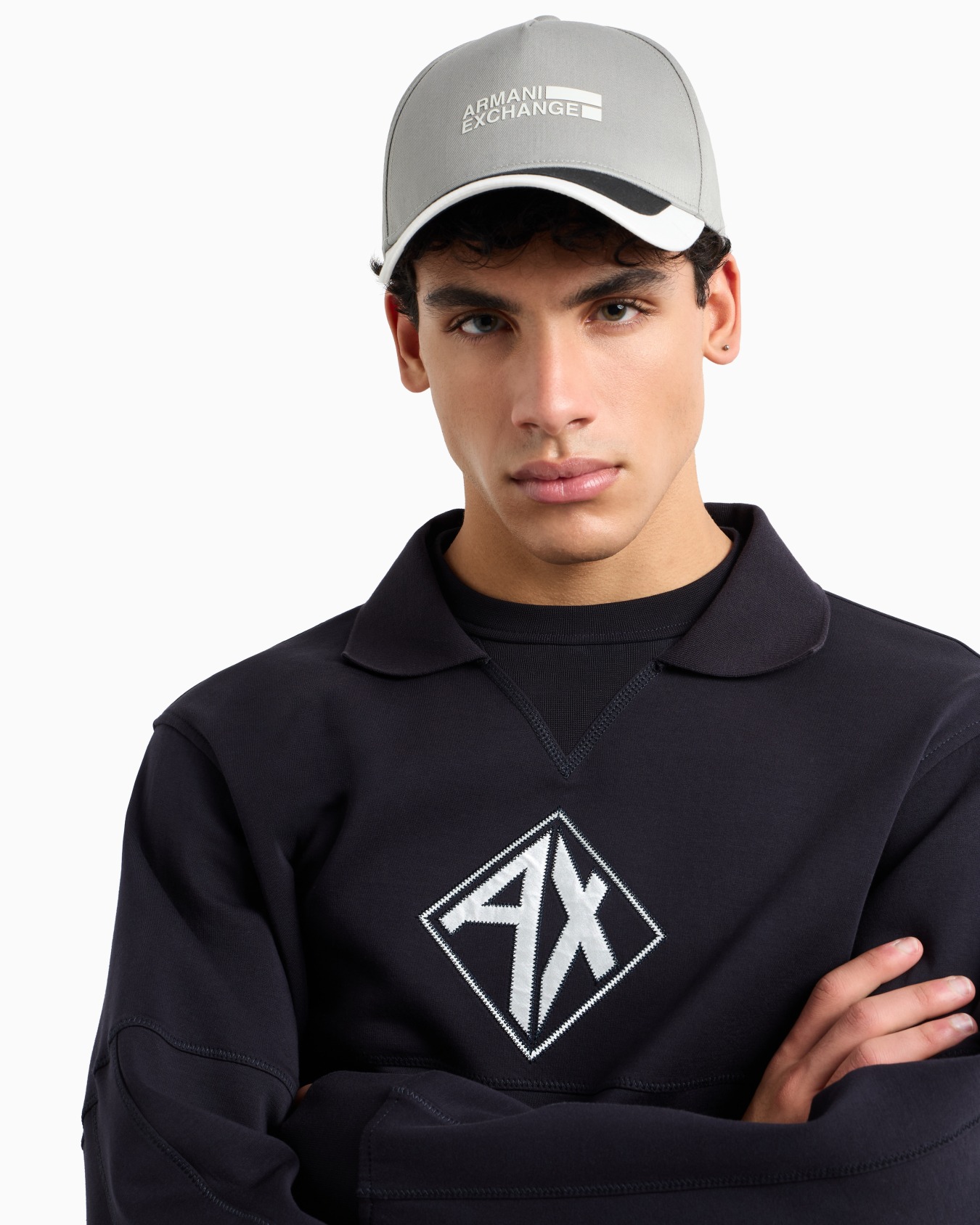 Gorra con bloques de color y logotipo Diapositiva 2