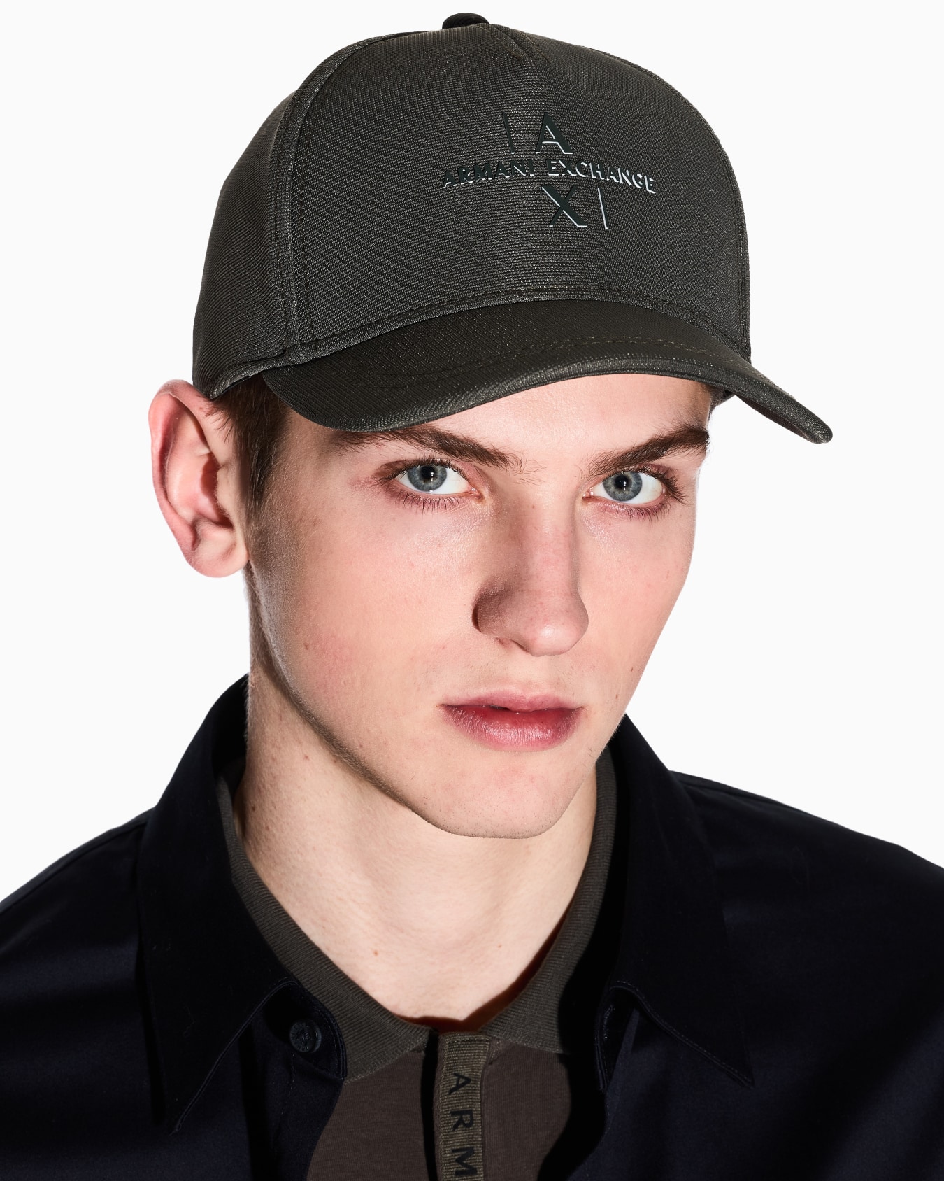 Cap with visor and logo