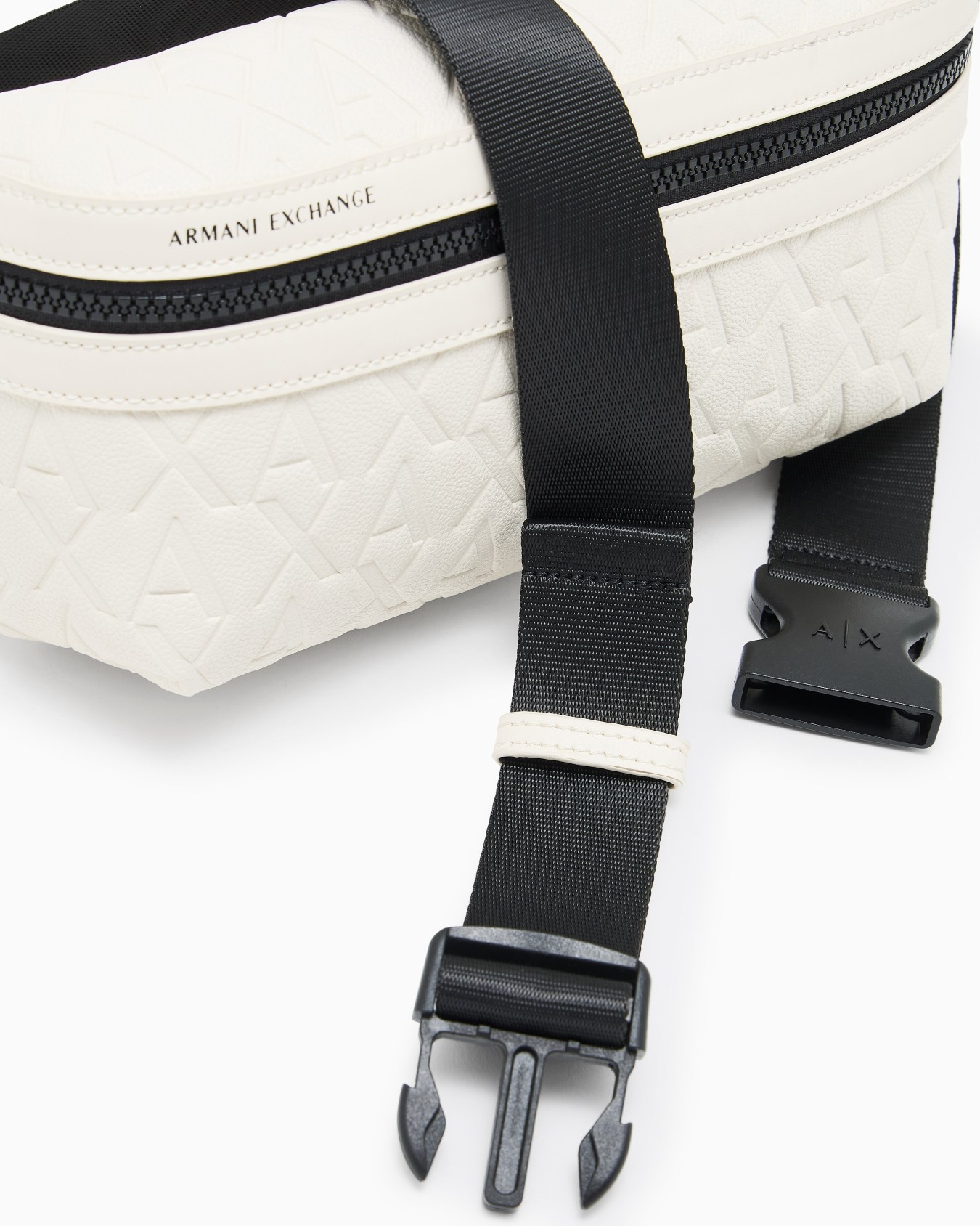 Smooth leather belt bag Slide 4