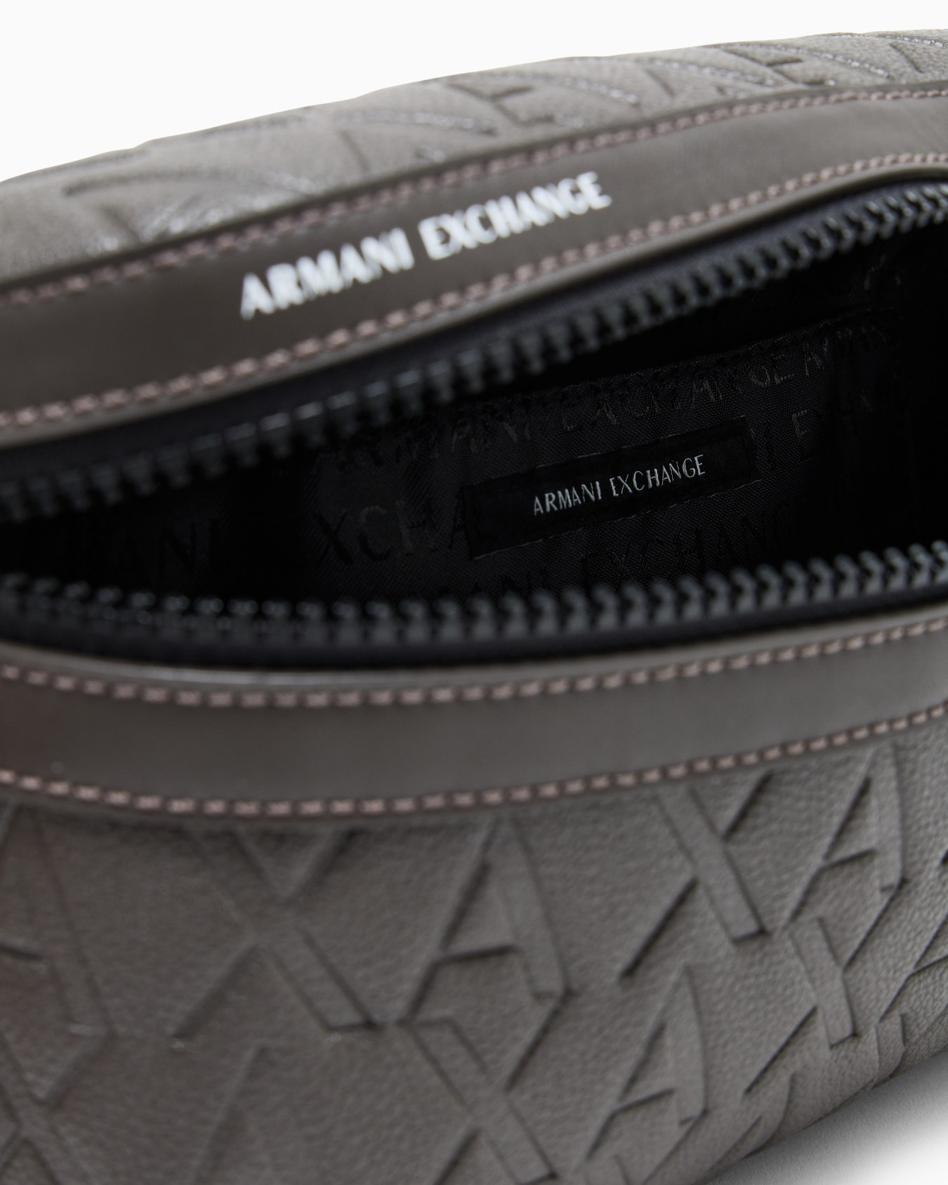 Smooth leather belt bag Slide 3