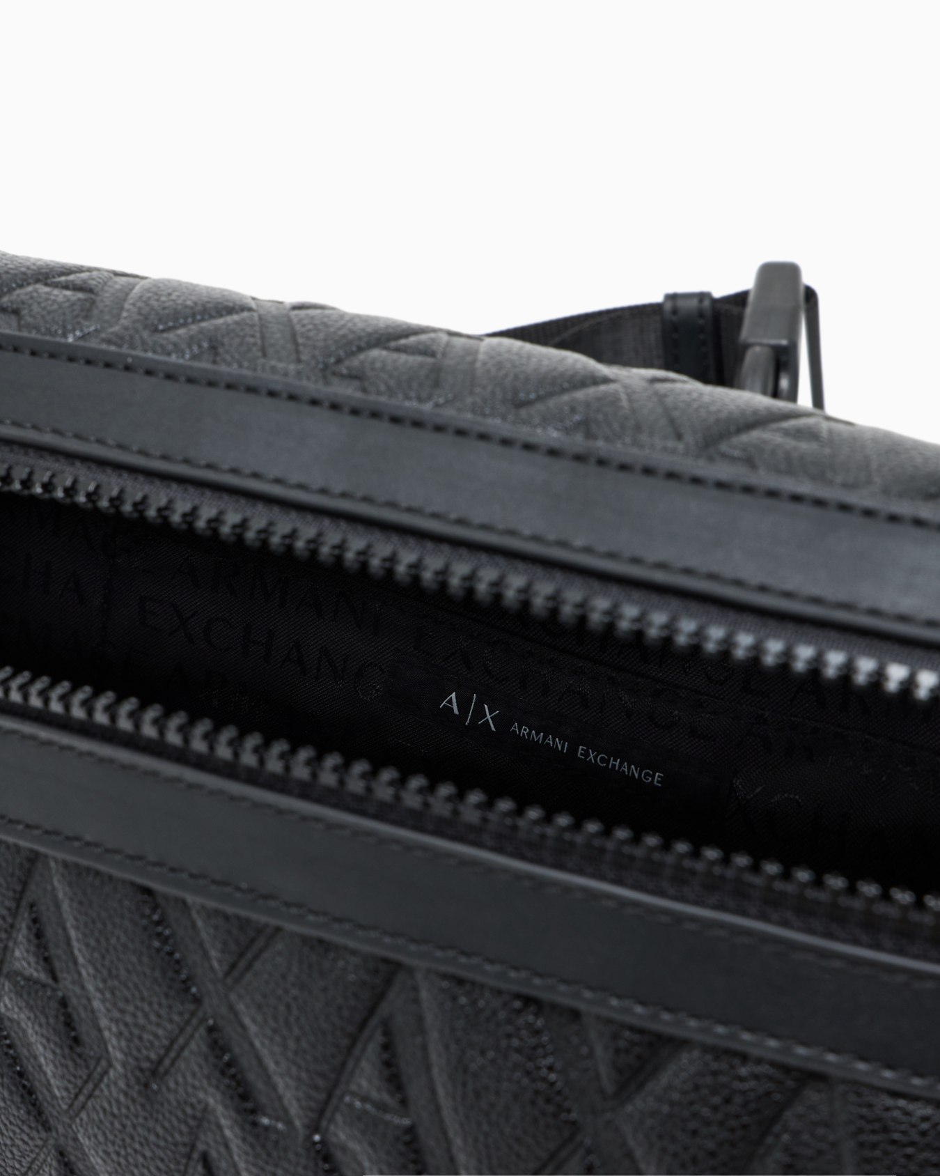 Textured bum bag with logo Slide 3