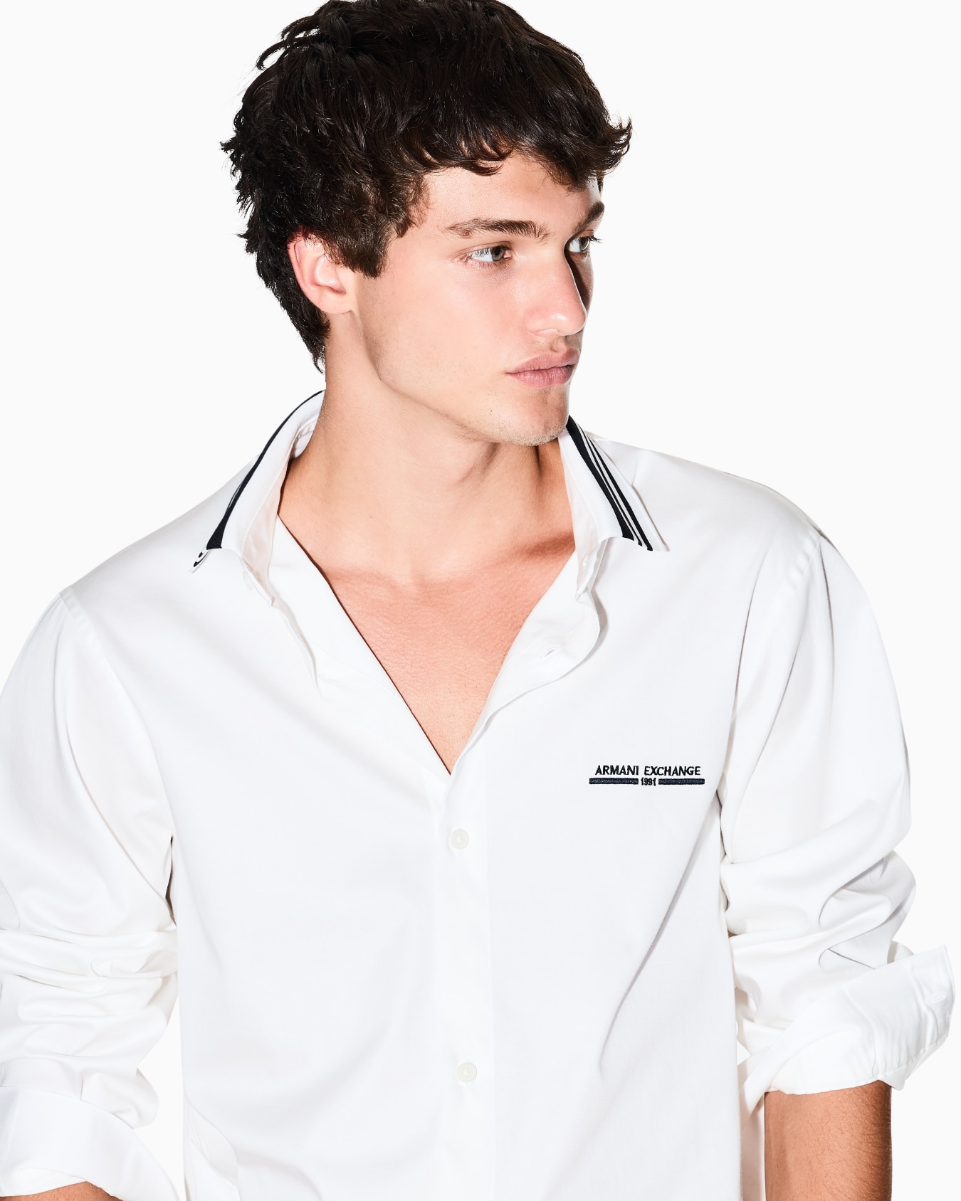 Regular fit shirt with contrasting piping Slide 4