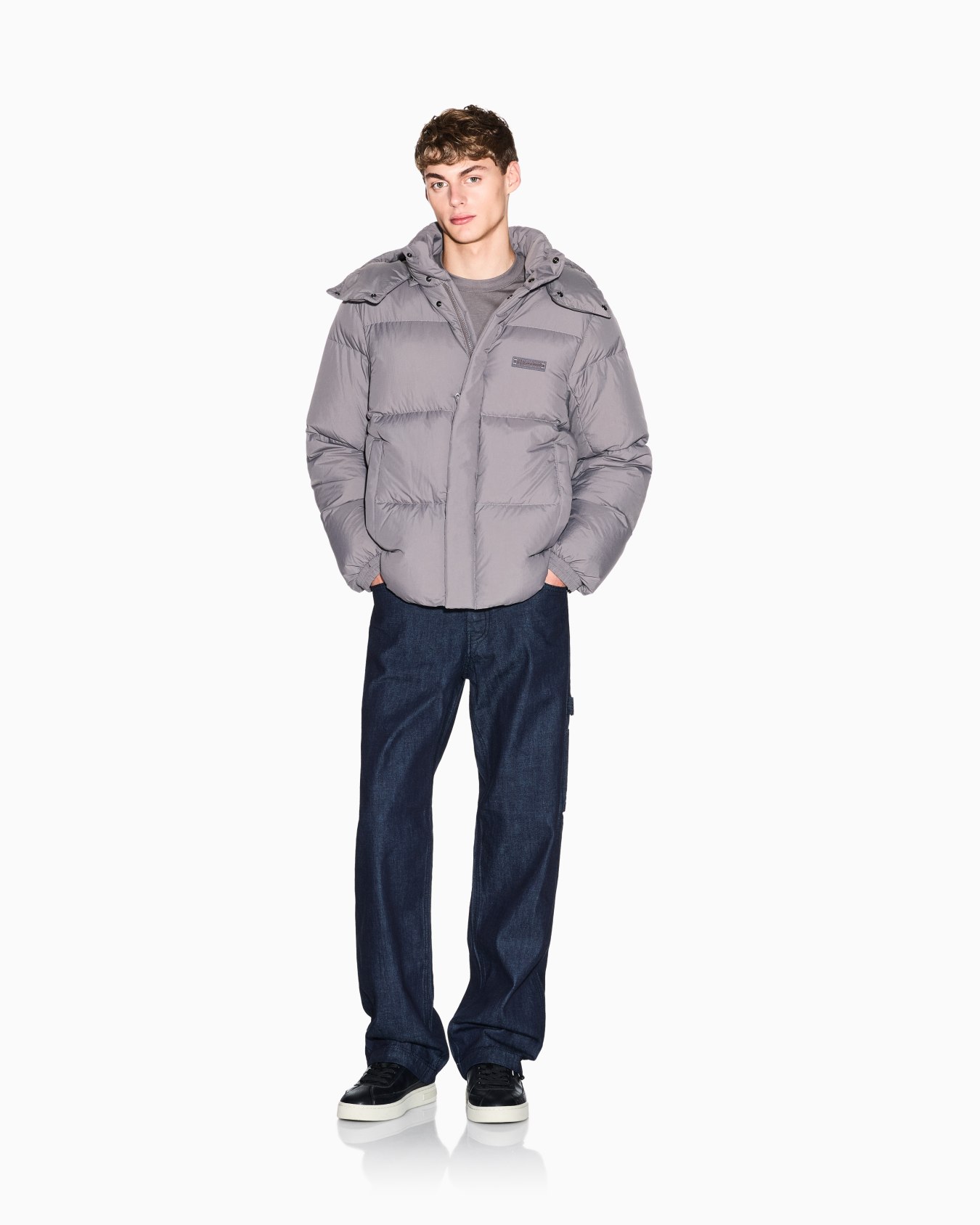 Quilted down jacket with hood Slide 1