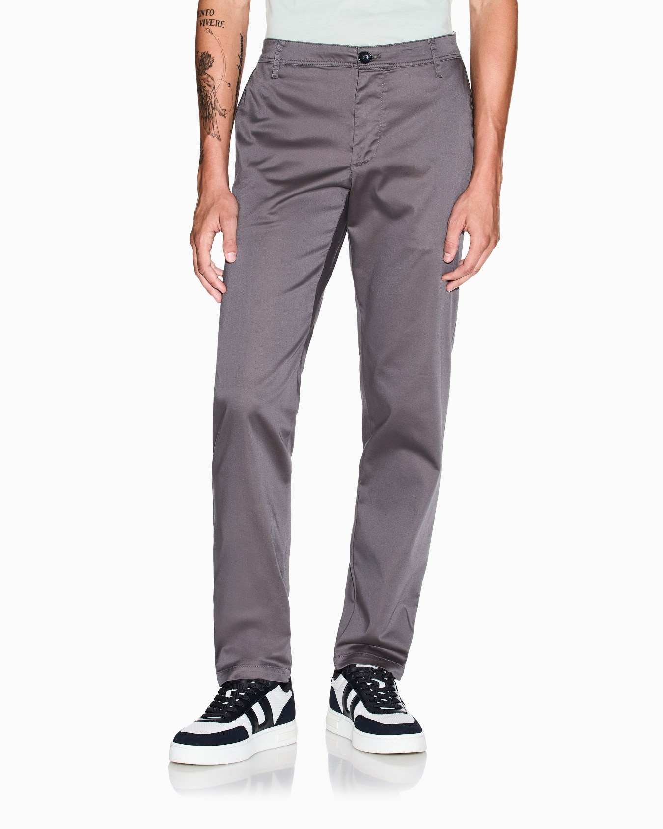 Stretch cotton chinos Slide 3