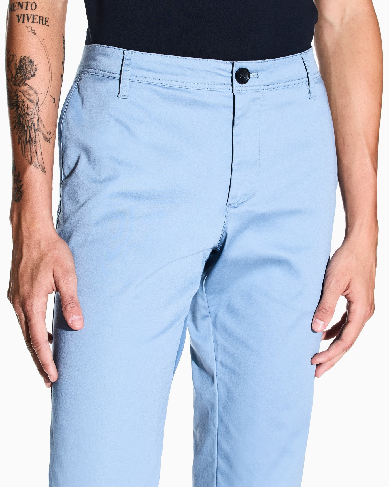 Stretch cotton chinos Slide 4