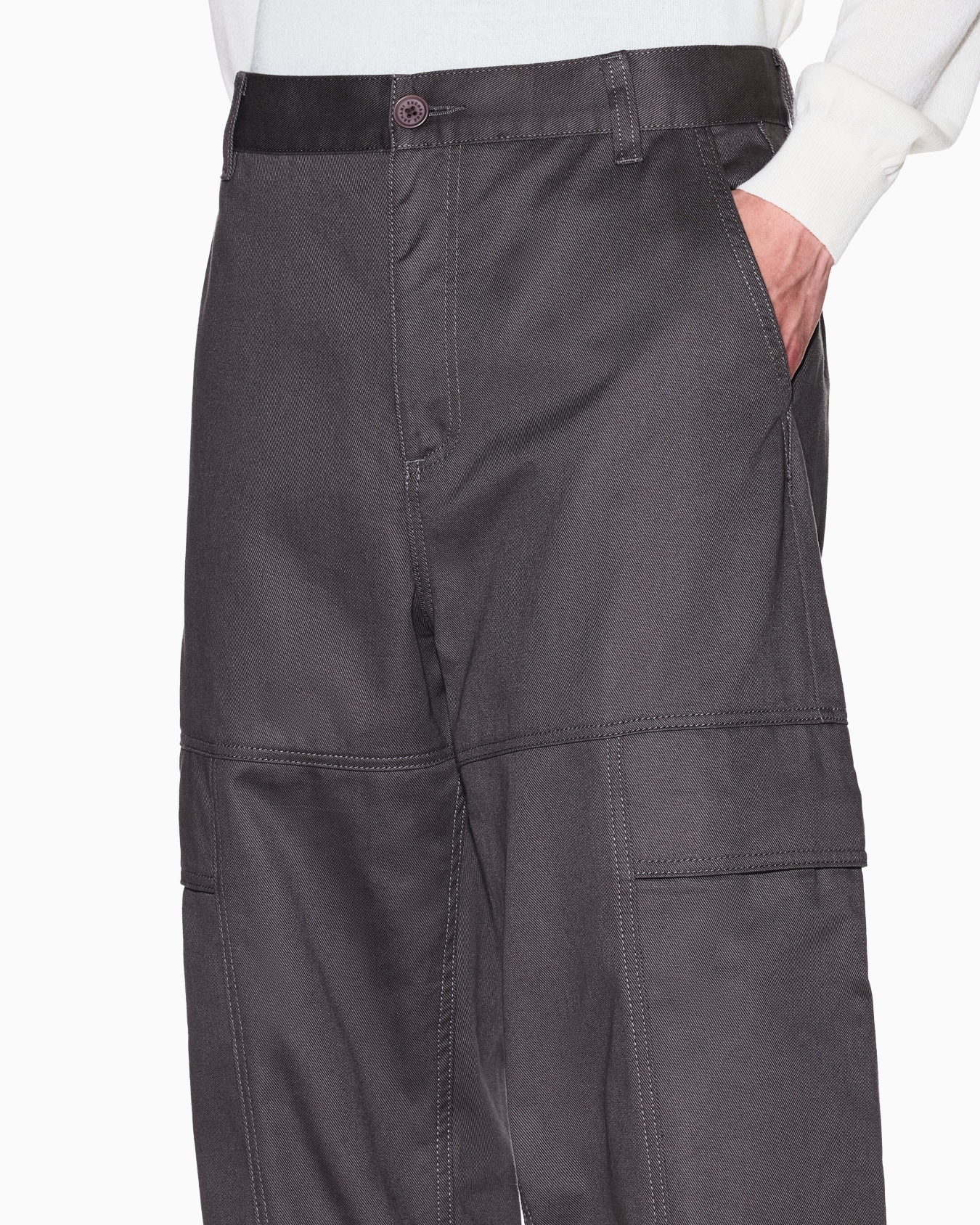 Cotton twill cargo pants Slide 4