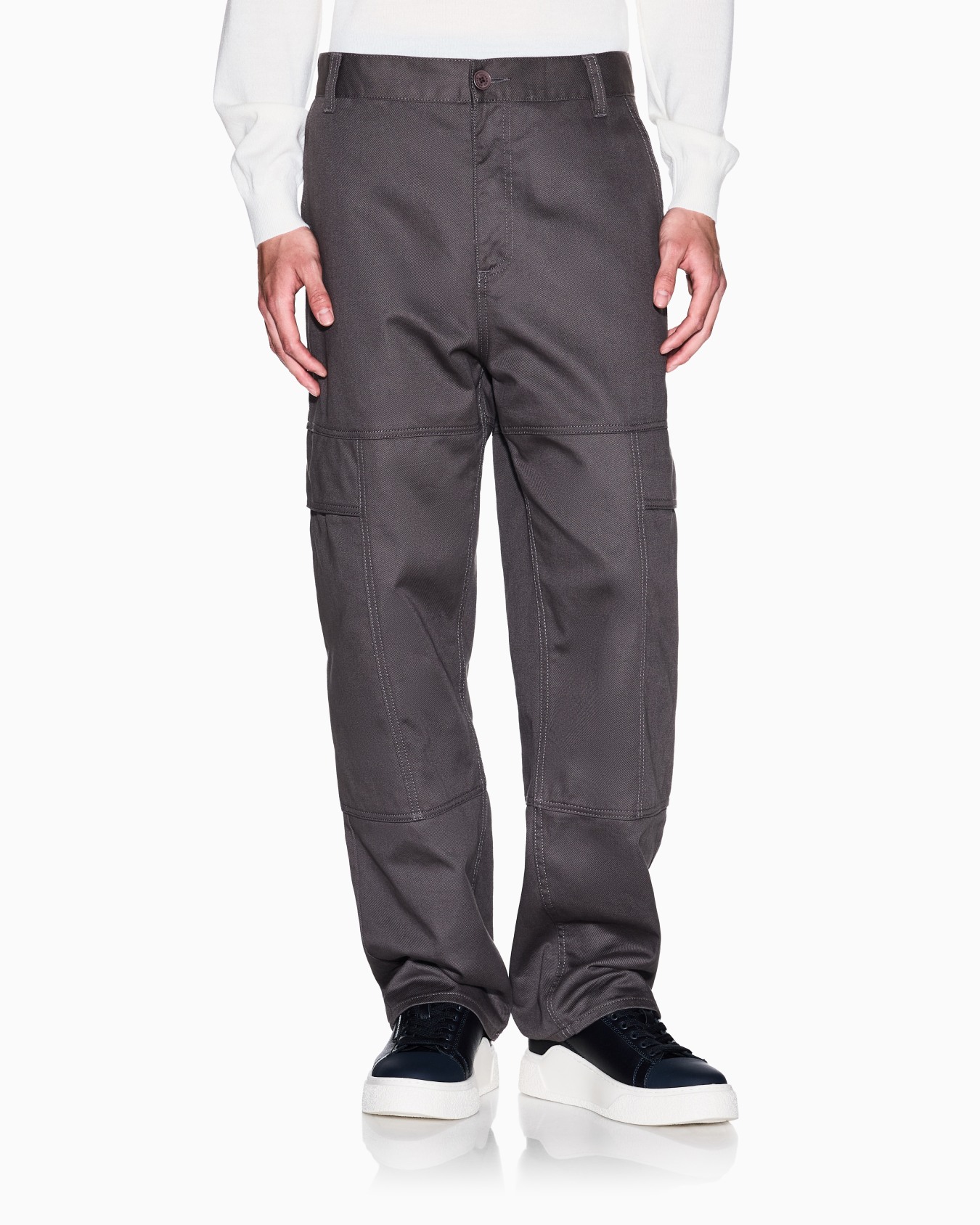Cotton twill cargo pants Slide 3