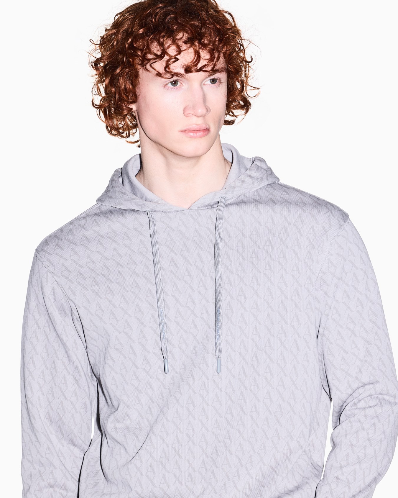 Sudadera con capucha y logotipo integral Diapositiva 4