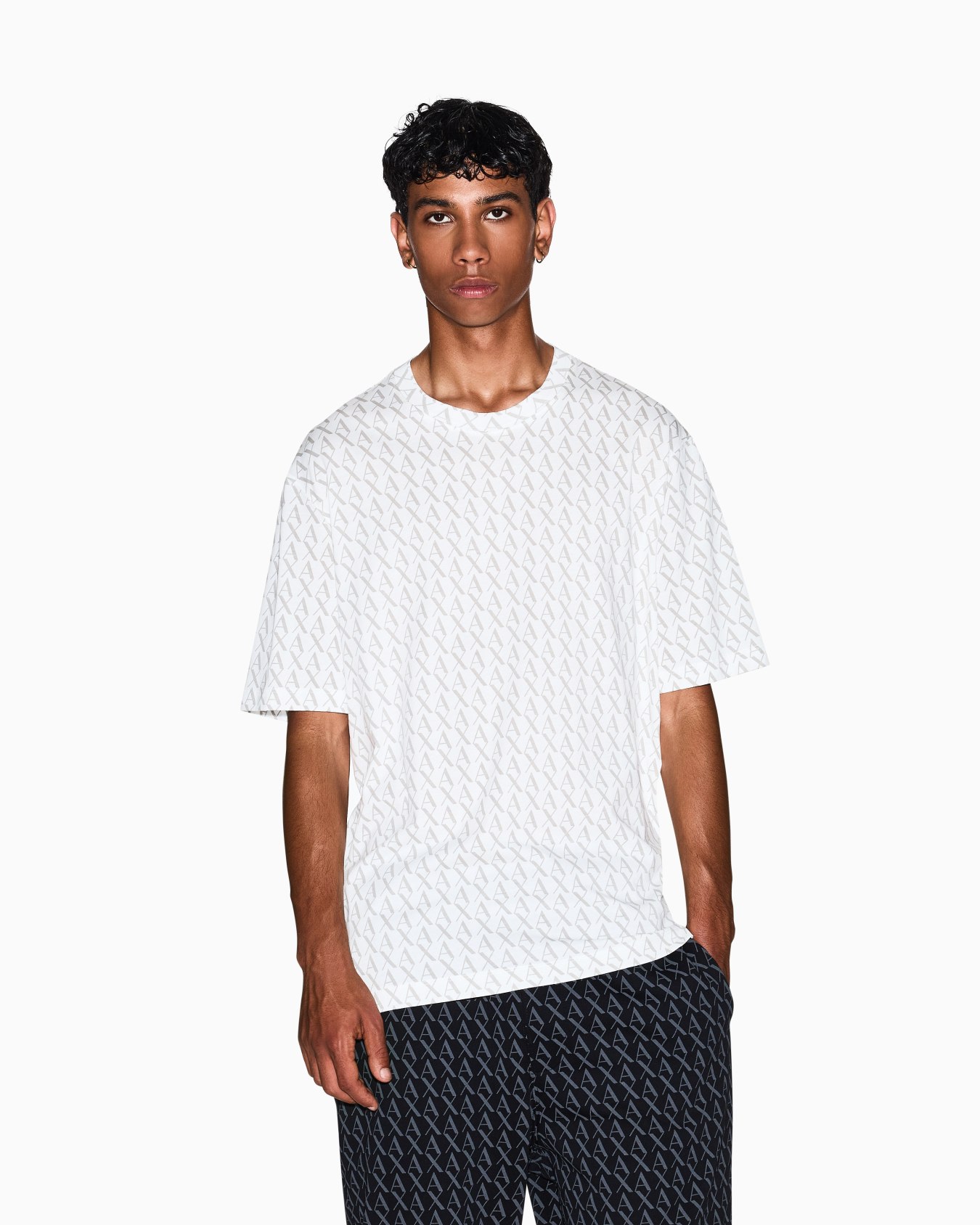  Regular fit monogram logo t-shirt Slide 3
