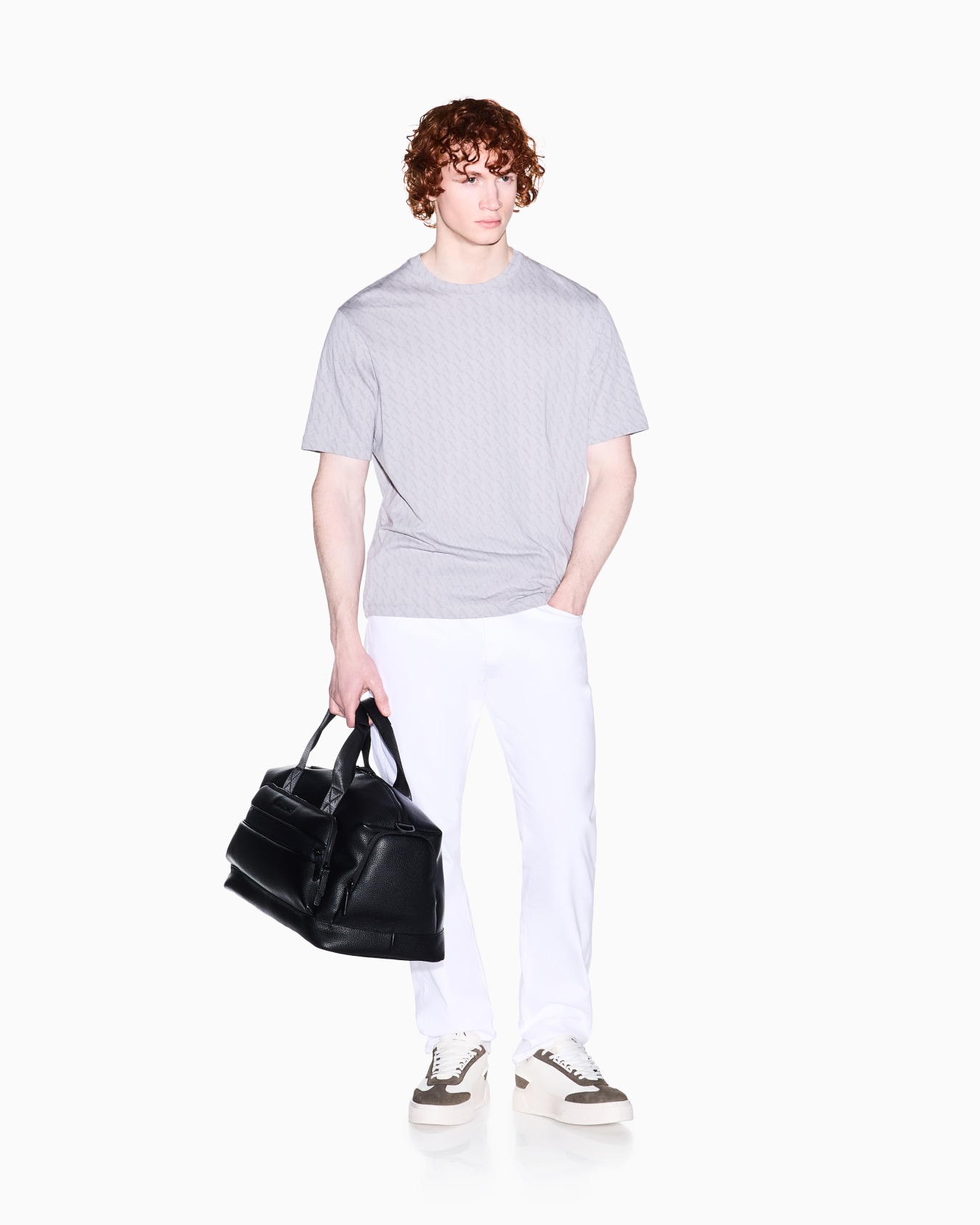  T-shirt coupe régulière avec logo monogramme Diapositive 1